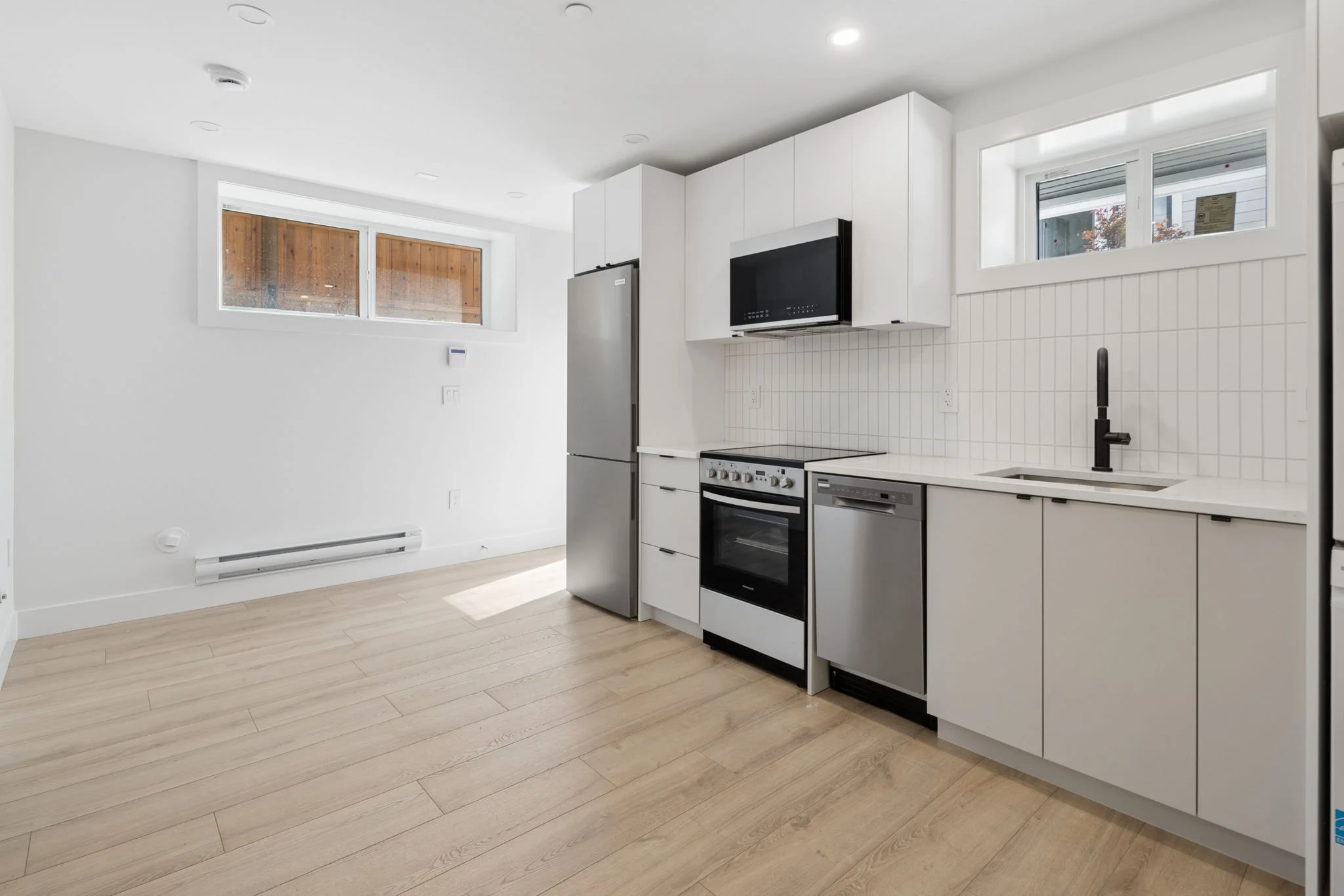 17-web-or-mls-1-620E28th_017.jpg
