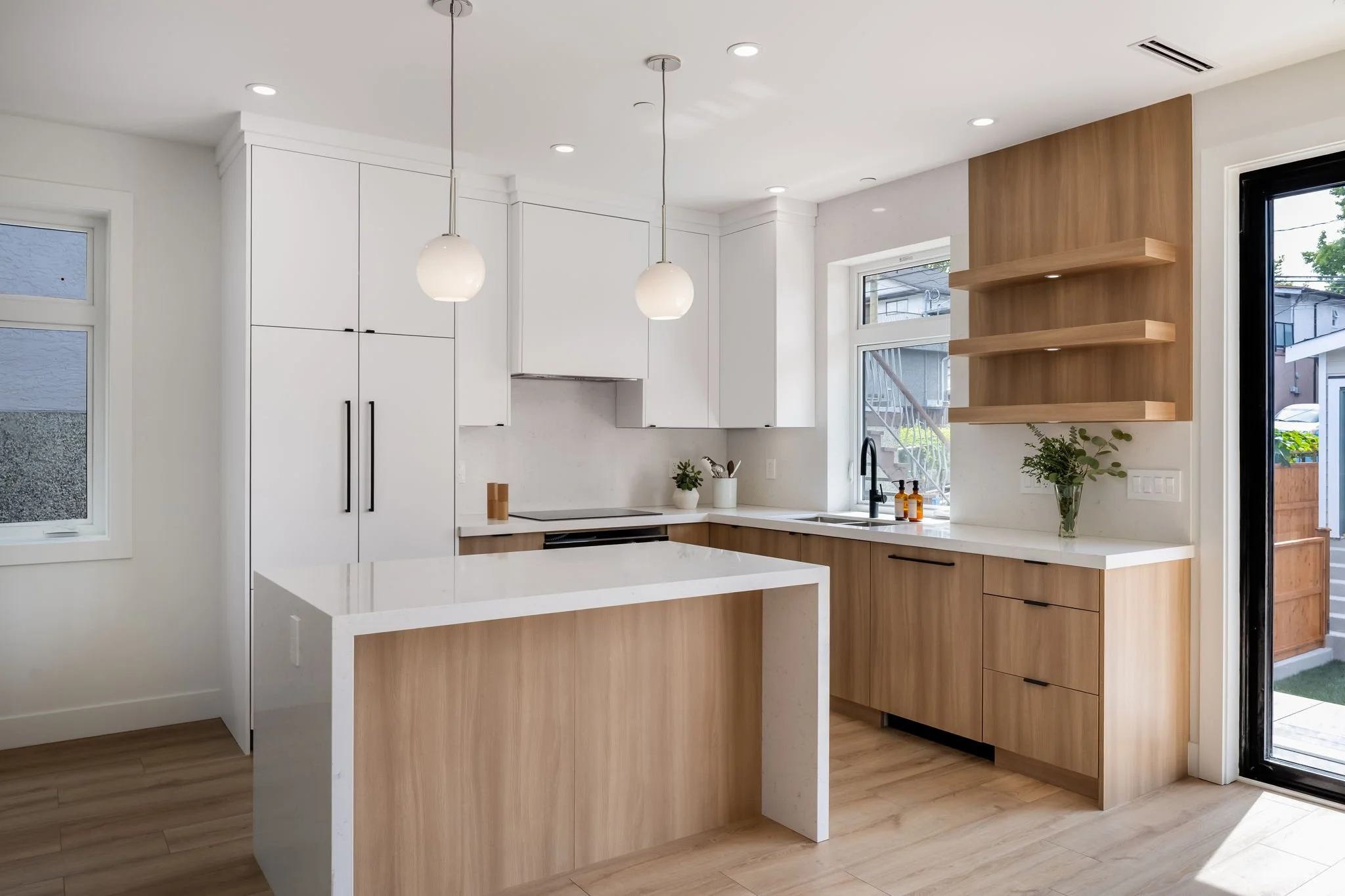 29-web-or-mls-1-620E28th_029.jpg