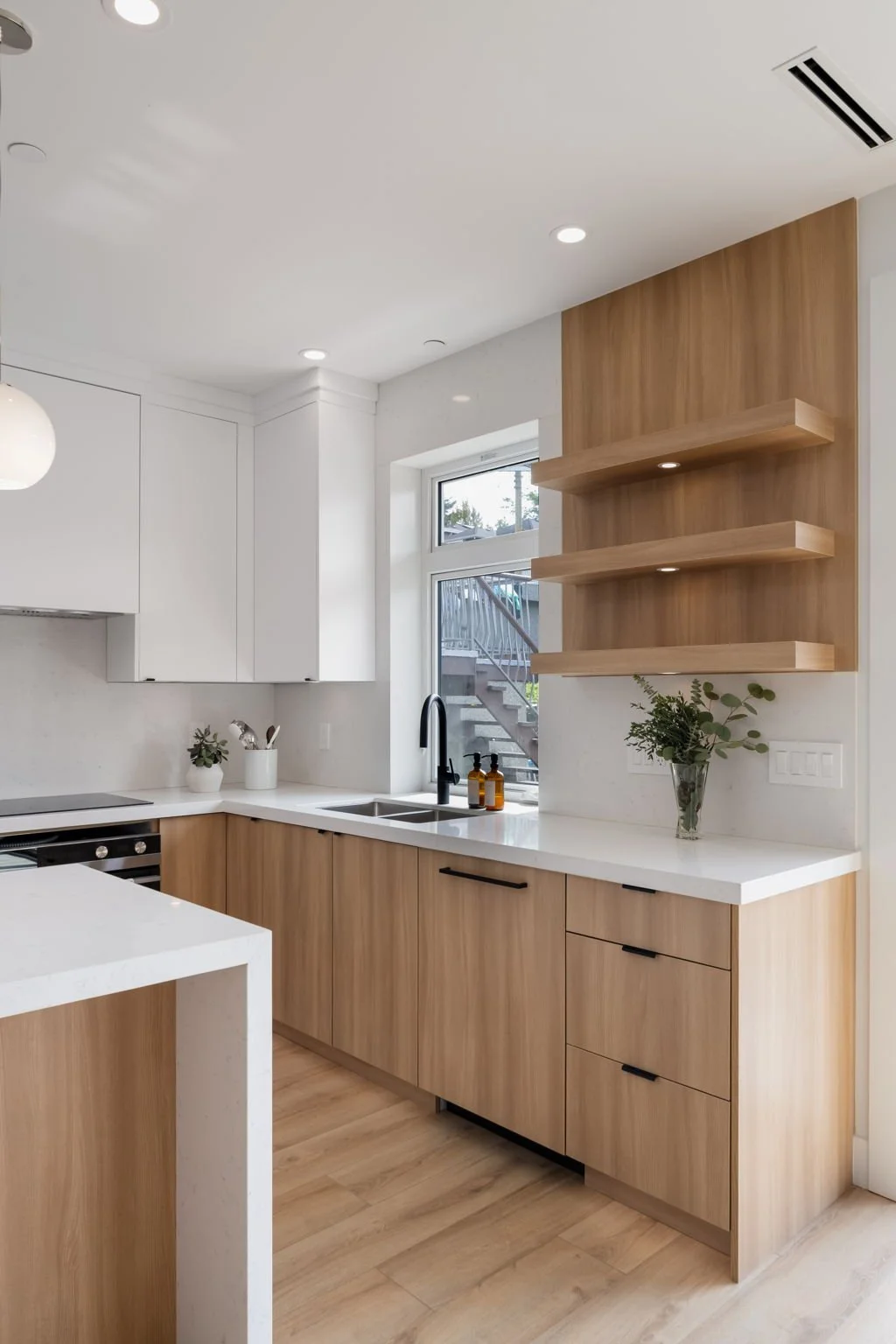 32-web-or-mls-1-620E28th_032.jpg