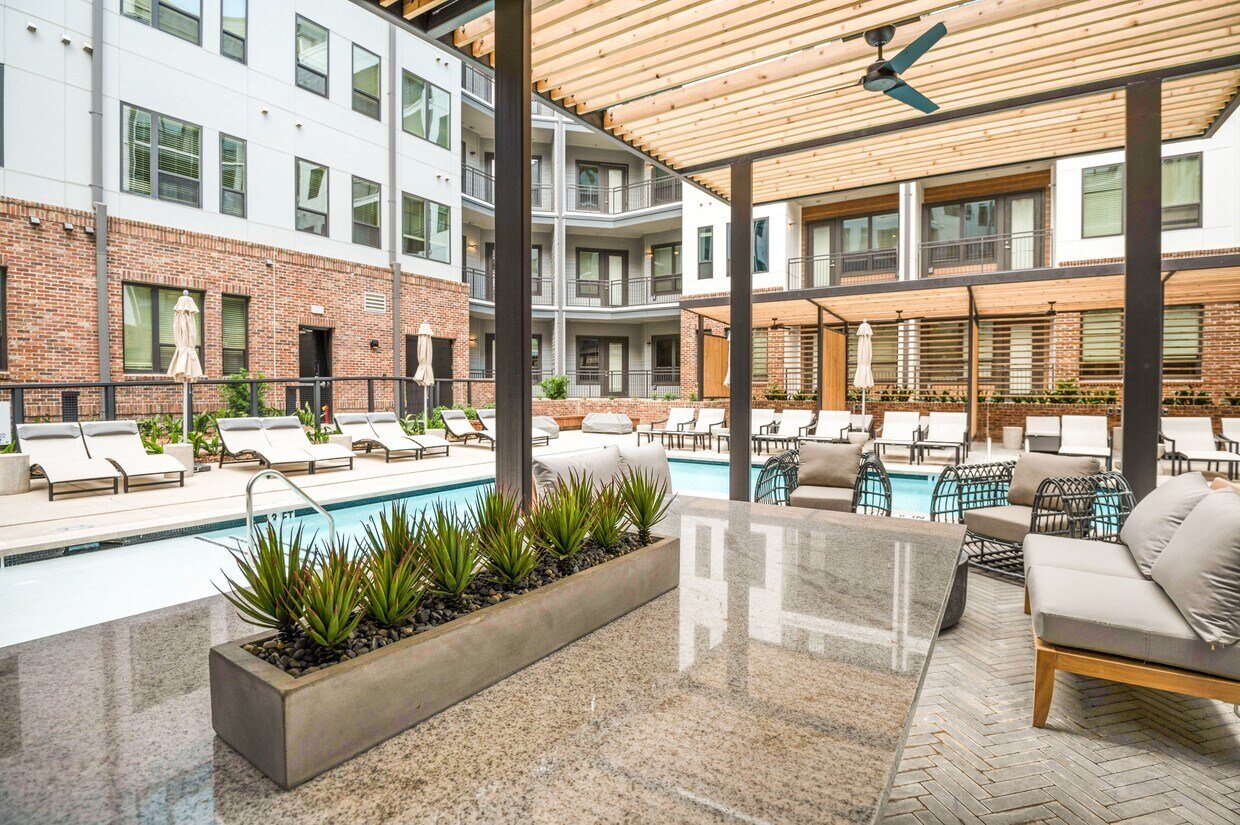 Multifamily - ESW Level 3 Pool.JPG
