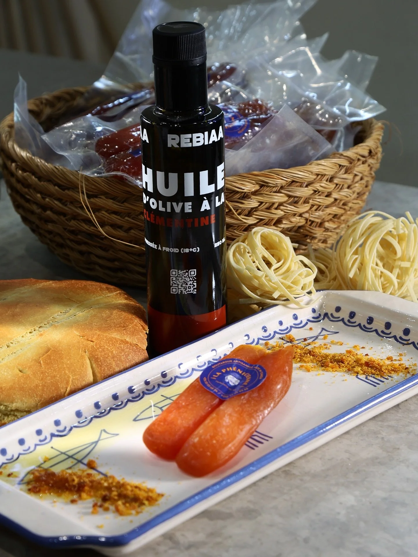 Trouvez-nous &agrave; @boutargue_laphenicienne (Carrefour Market, Gammarth 🇹🇳), et essayez notre huile &agrave; la cl&eacute;mentine pour un d&eacute;lice purement m&eacute;diterran&eacute;en 🍊🍸🎣

Vous trouverez aussi une s&eacute;lection des me