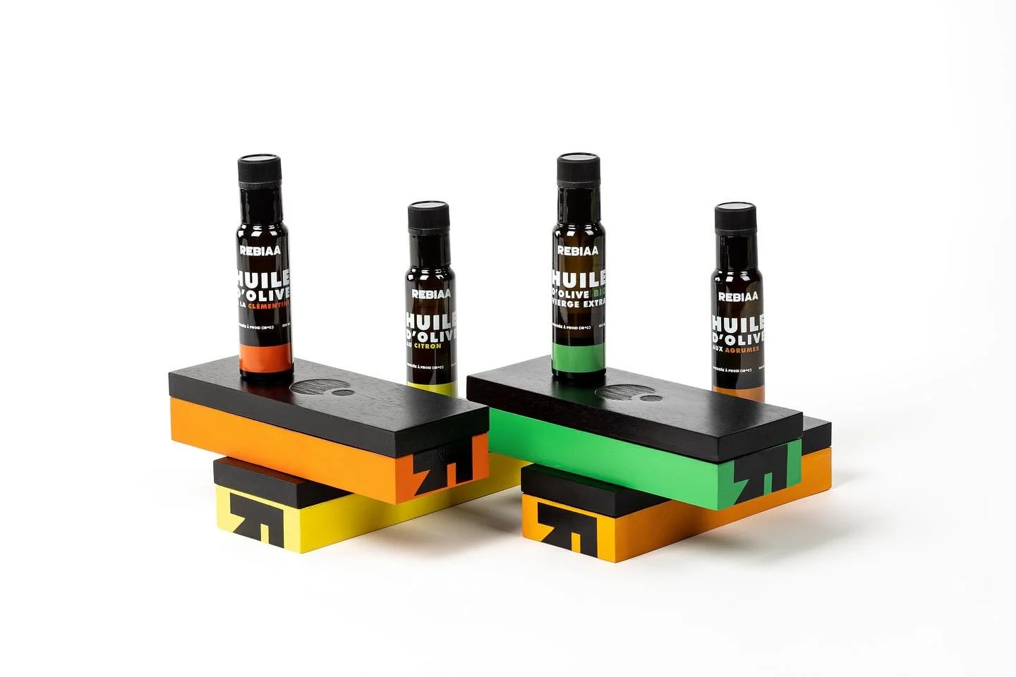 Pour c&eacute;l&eacute;brer le renouveau de notre marque et sa nouvelle identit&eacute; visuelle, nous avons confectionn&eacute; des coffrets en bois massif d&rsquo;Afrique de l&rsquo;Ouest, appel&eacute; Samba. 

Con&ccedil;us en s&eacute;rie limit&