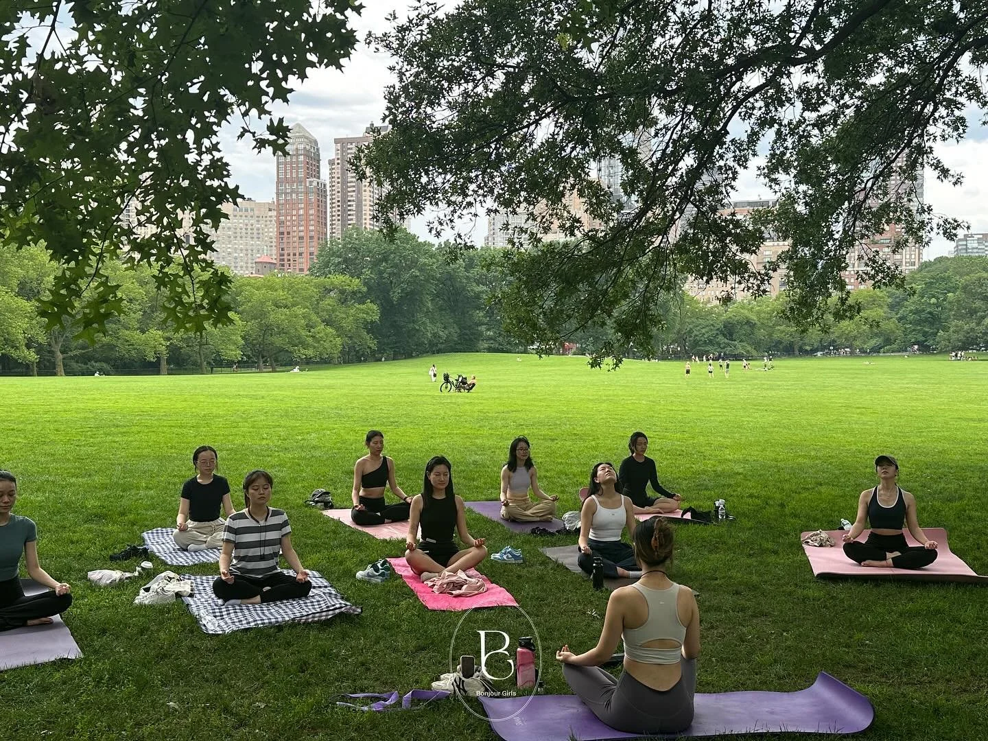 Who says New York is all about the hustle?
Last weekend, Central Park was lit up with sunshine and smiles! 🌞
Our Bonjour Girls Summer Special wrapped up beautifully—
🧘‍♀️ Summer Energy Yoga
Under the shade of the trees, we breathed, flow