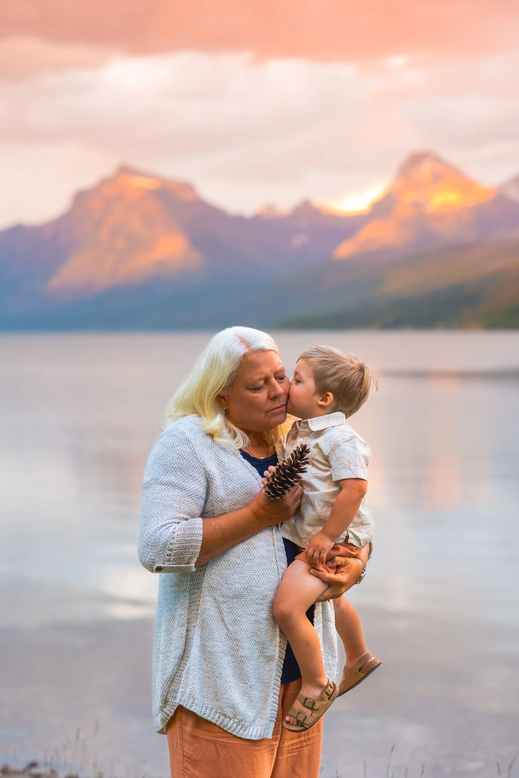 GlacierNationalParkFamilyPhotographer -31.jpg