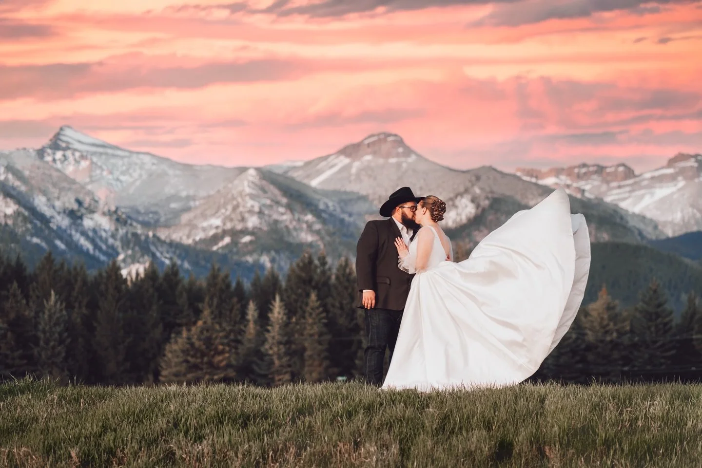 Felt like this one deserved its own moment&hellip; for obvious reasons ❤️

Would you believe me if I told you this was taken three feet off the side of the highway, right next to a cluster of mailboxes, while I kept saying &ldquo;trust the process&rd