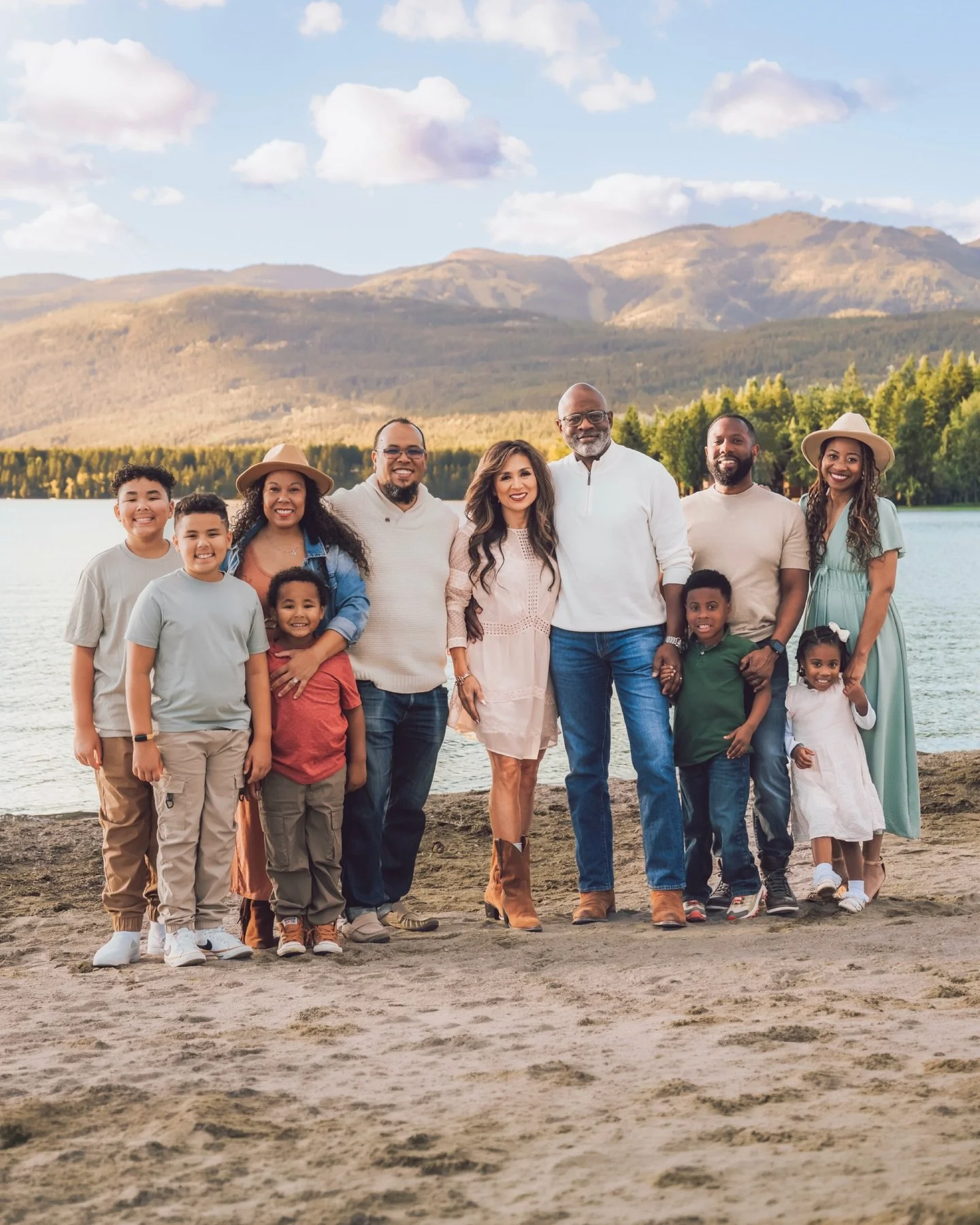 The Towler family gathered on the shores of Whitefish Lake for an evening that was about so much more than photos. It was about being together. Cousins running through the sand, grandparents surrounded by the people they love most, and the simple joy