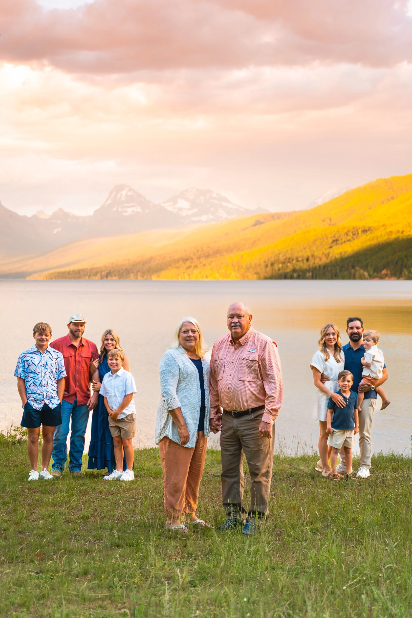 GlacierNationalParkFamilyPhotographer -5.jpg