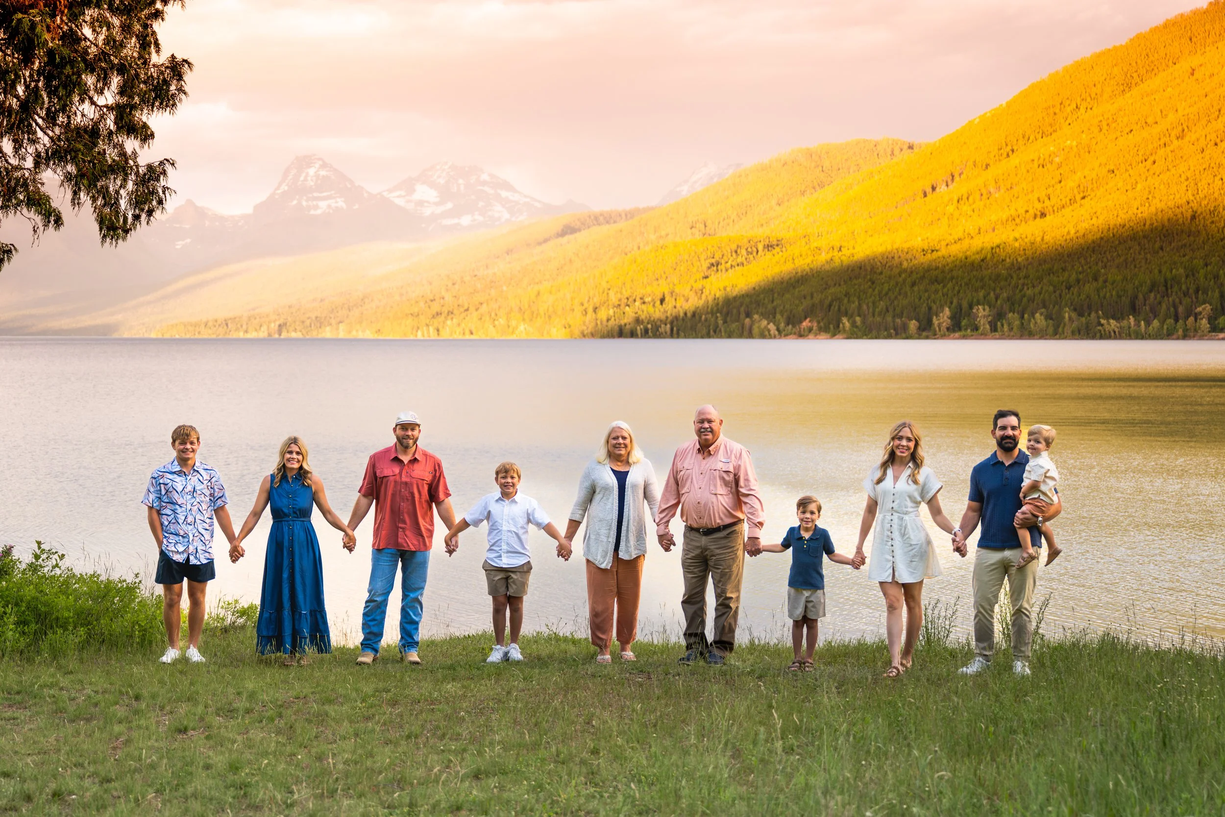 GlacierNationalParkFamilyPhotographer -3.jpg