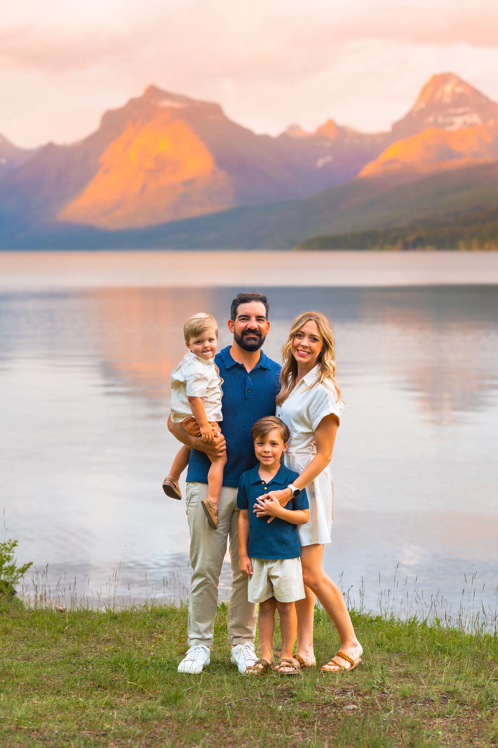 GlacierNationalParkFamilyPhotographer -25.jpg