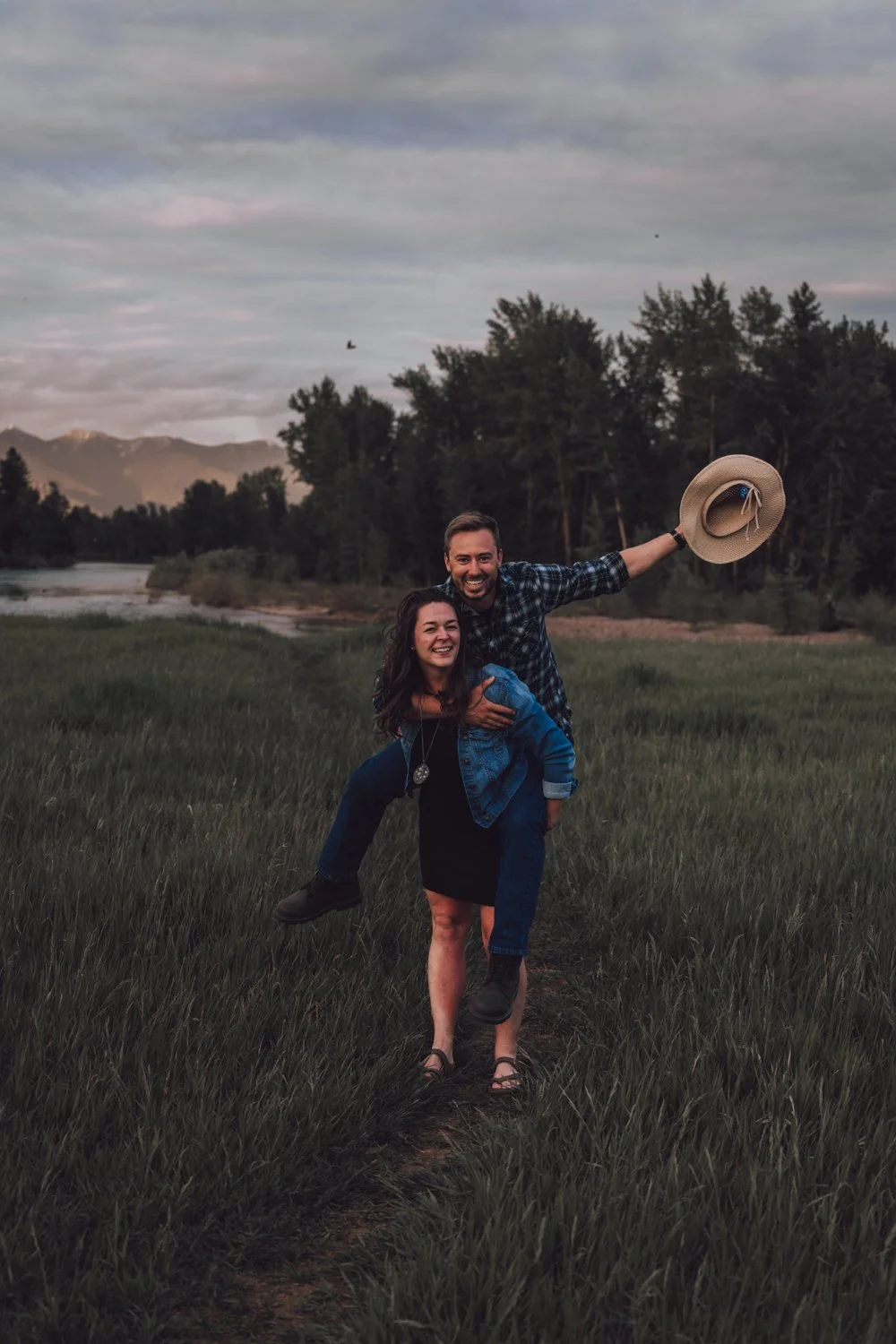 Blind-Date-Photoshoot-Kalispell-Montana-16.jpg