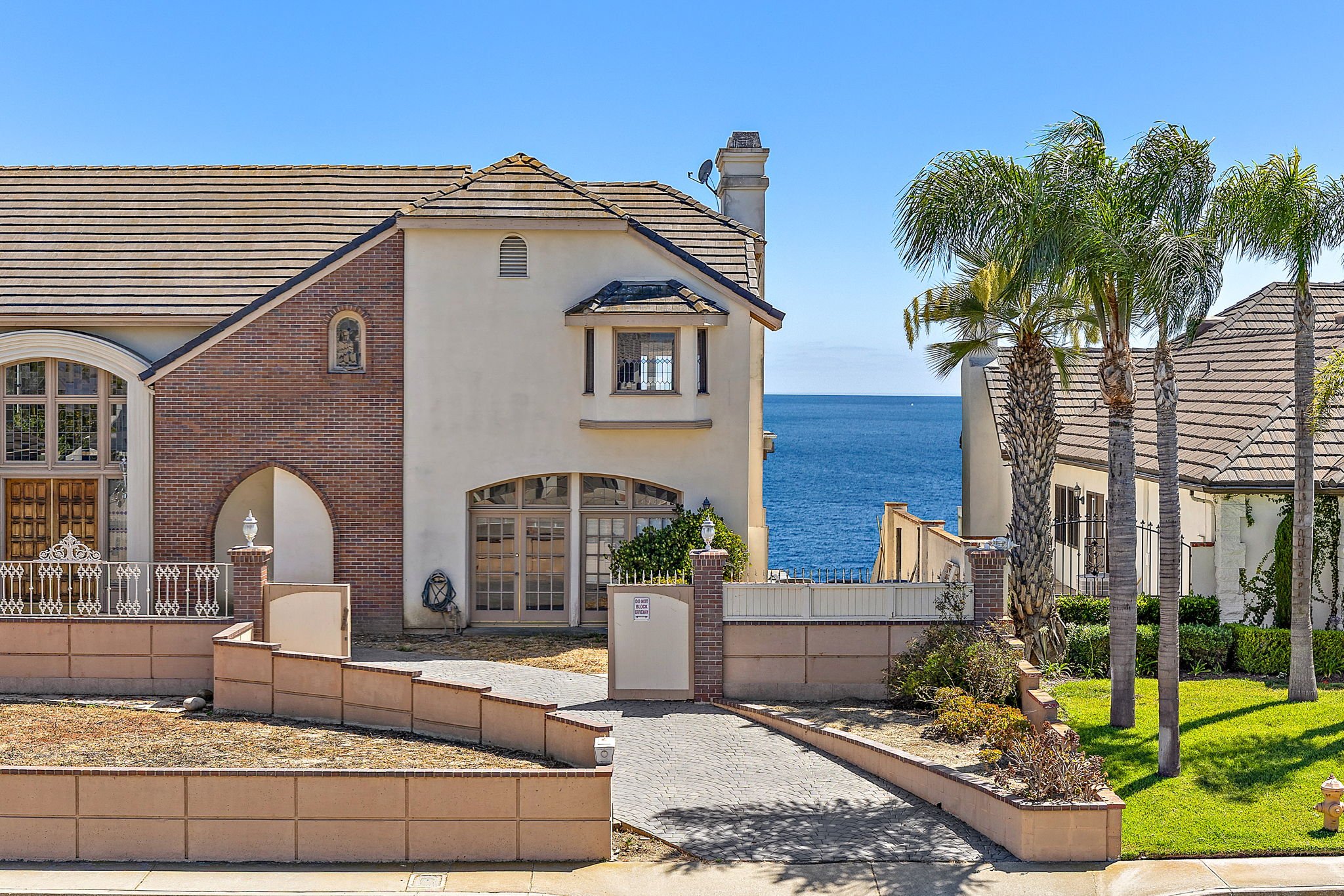65-web-or-mls-870 Avenida Acapulco 65.jpg