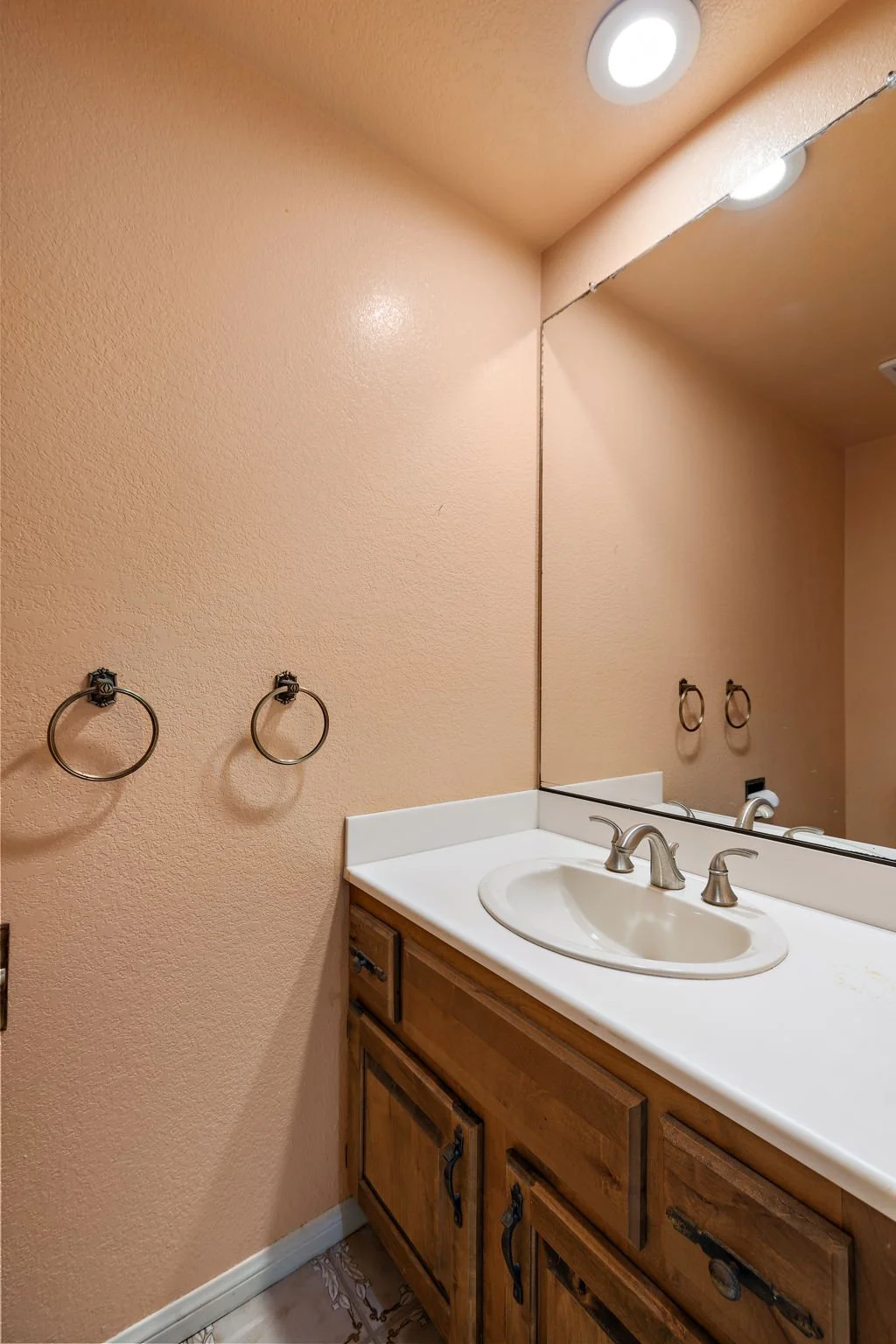 7-web-or-mls-255 W Marquita 7.jpg