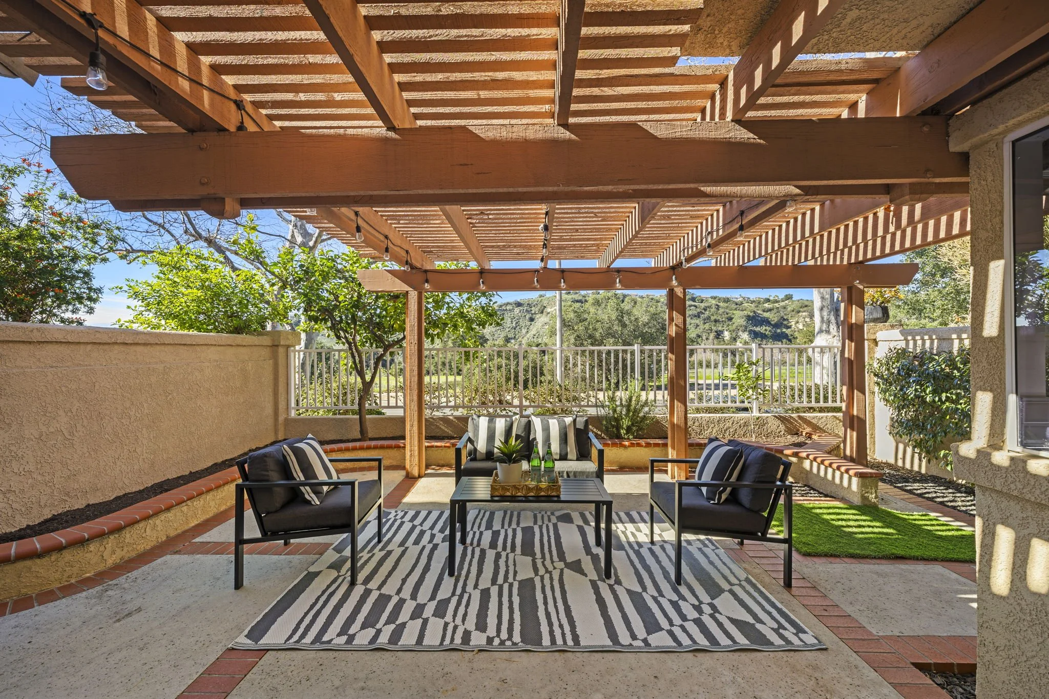 37-web-or-mls-67 Fuente 37.JPG