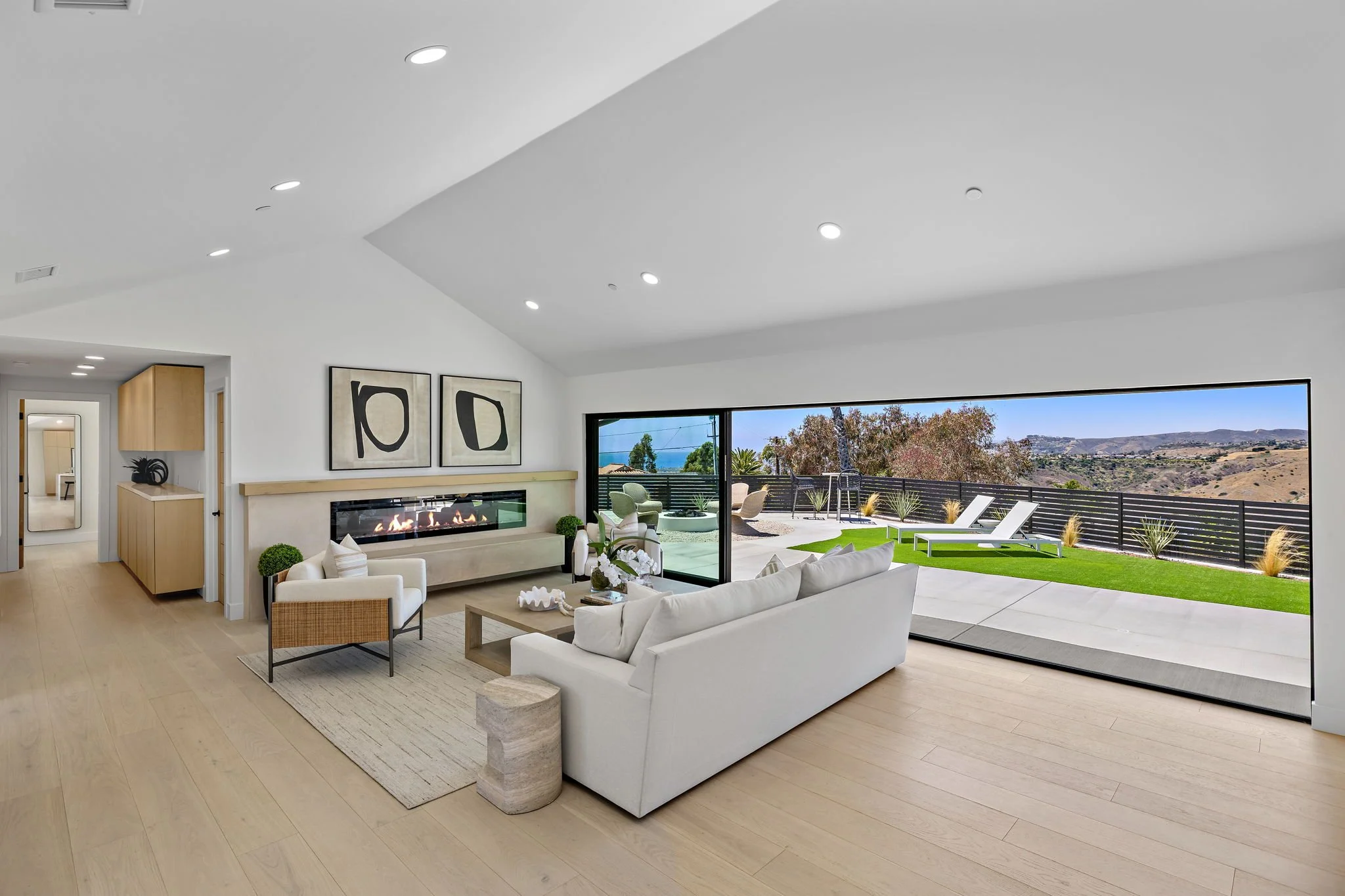 26-web-or-mls-820 Calle Mendoza 26.jpg