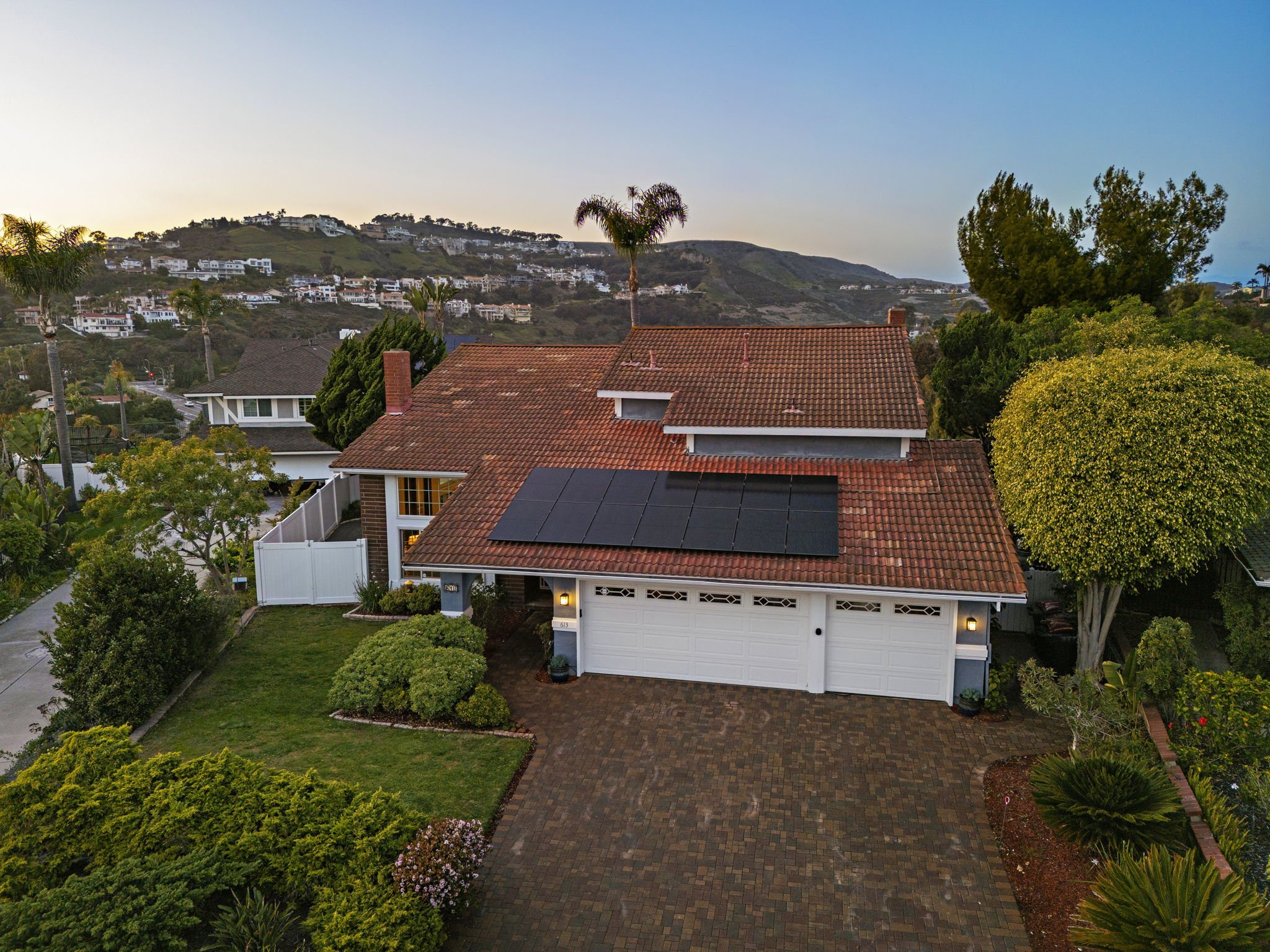 35-web-or-mls-613 Calle Juarez TWILIGHT 35.jpg