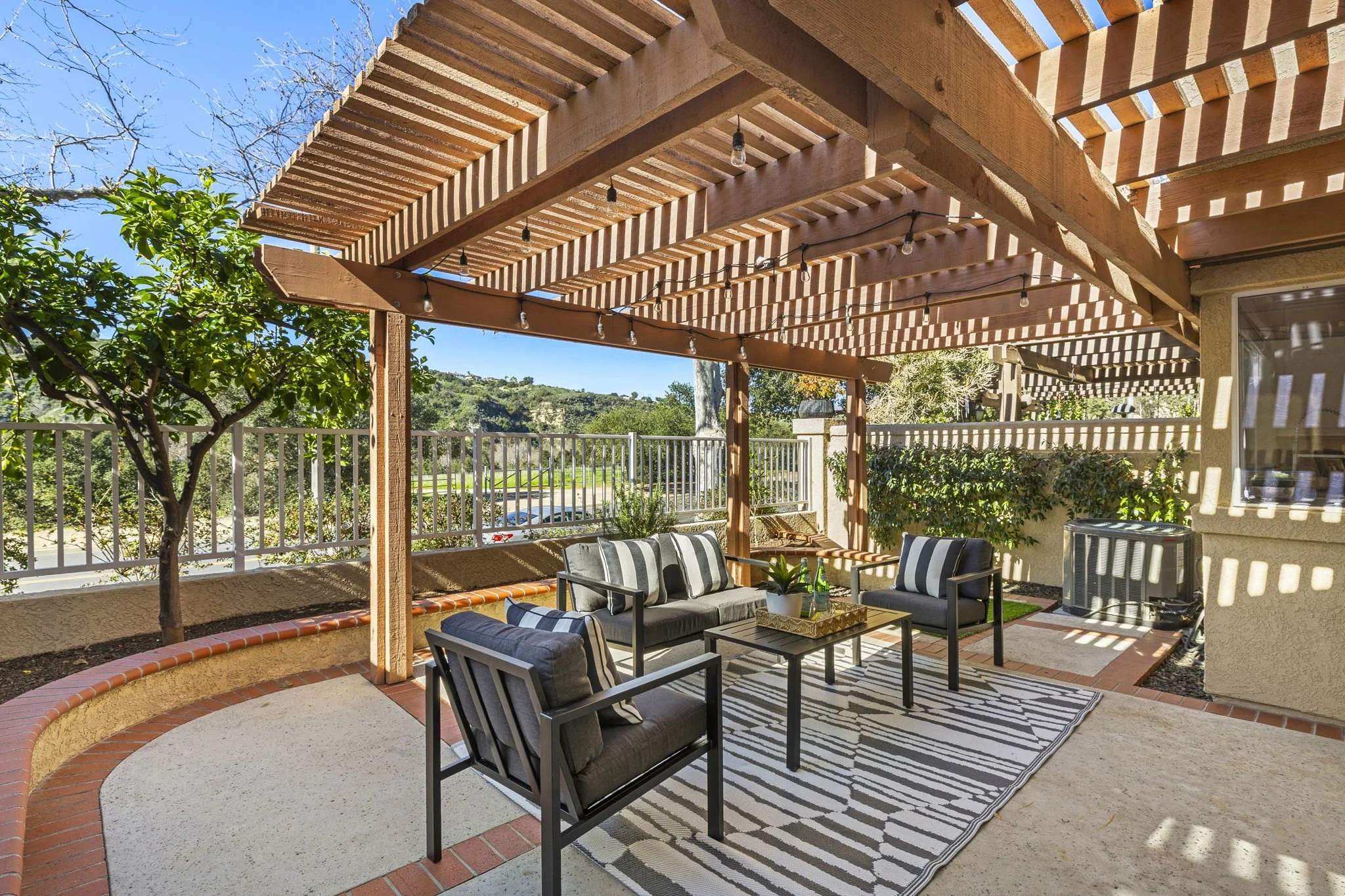 38-web-or-mls-67 Fuente 38.JPG