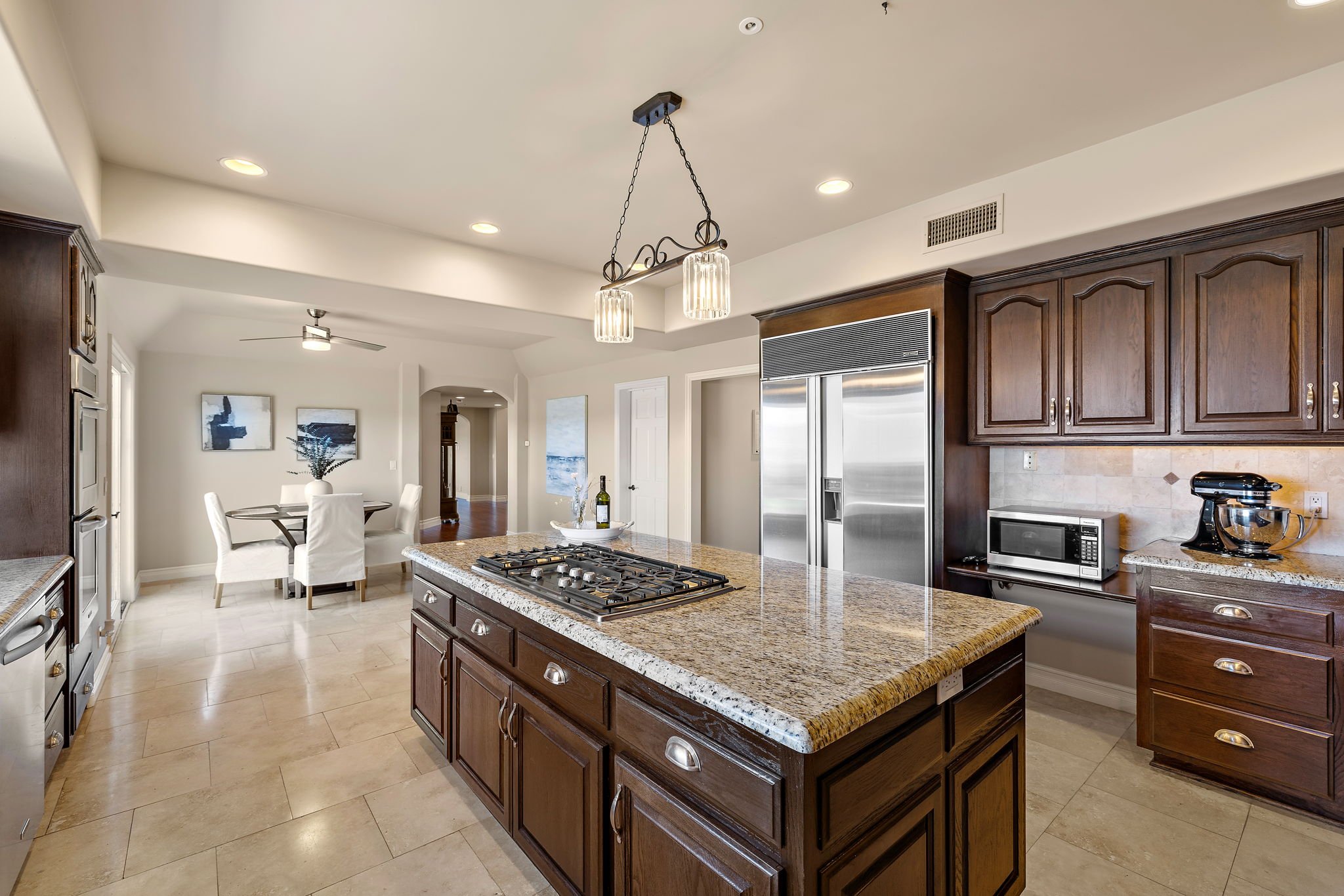 41-web-or-mls-870 Avenida Acapulco 41.jpg
