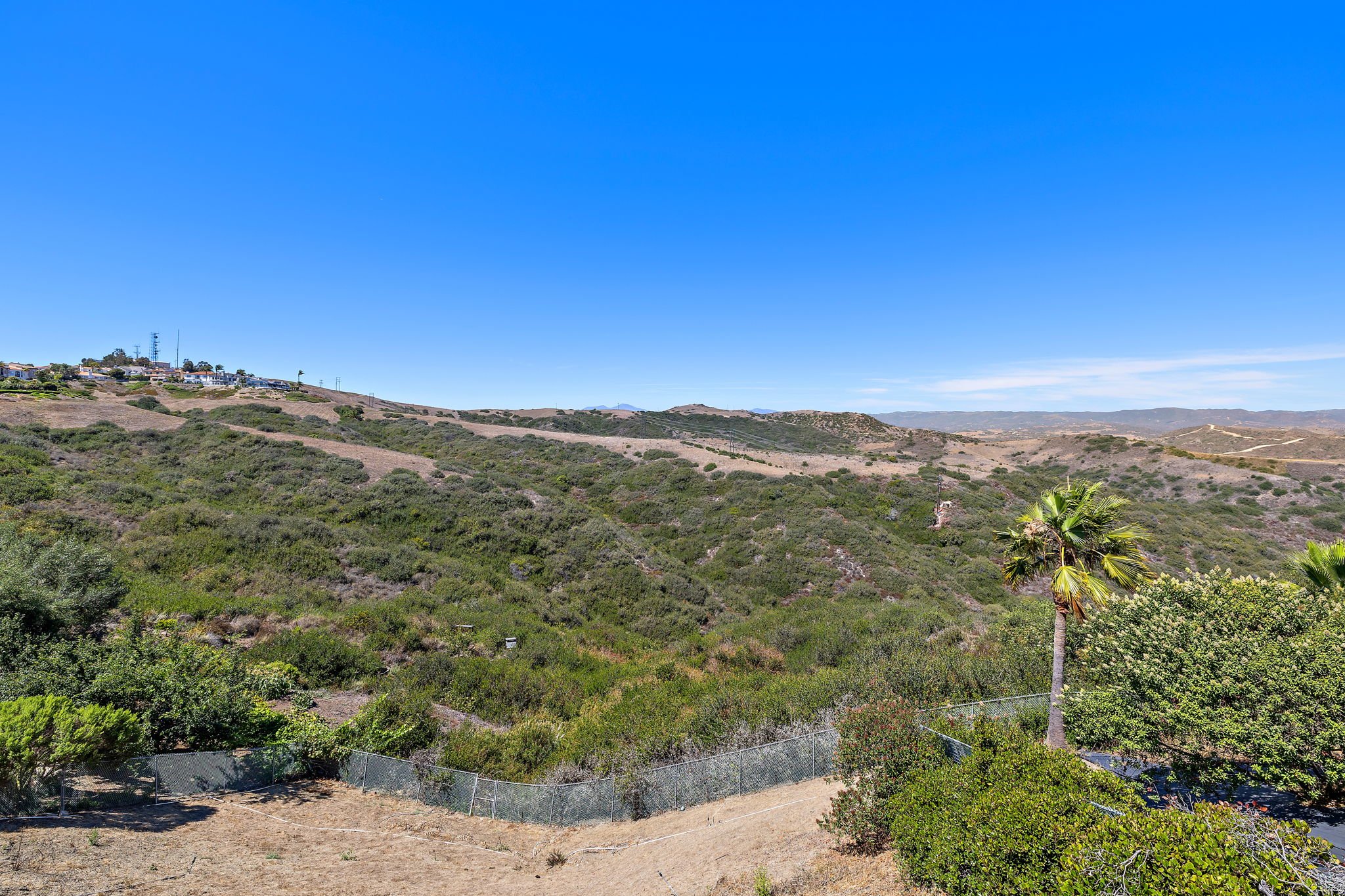 36-web-or-mls-870 Avenida Acapulco 36.jpg