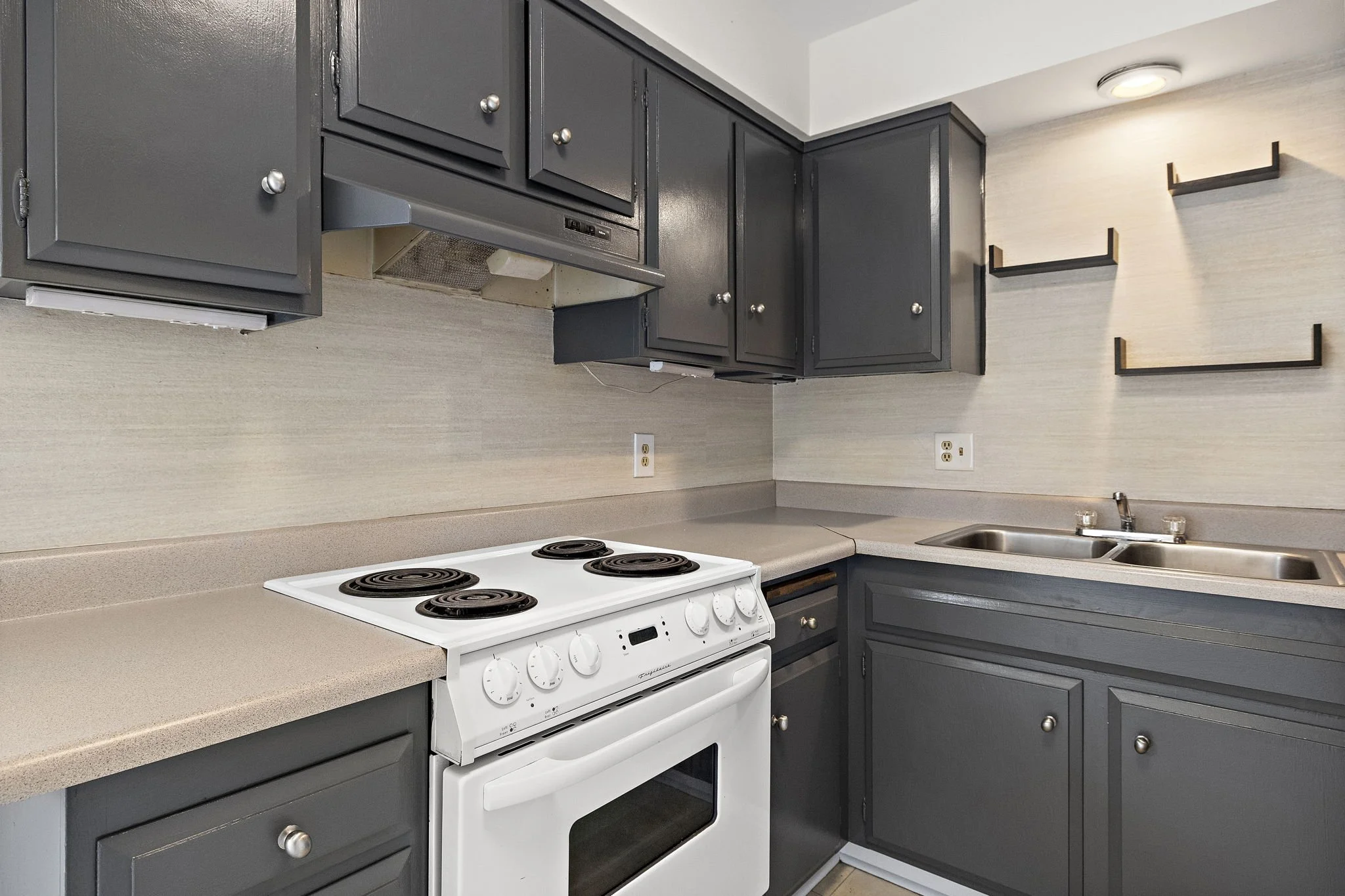 46-web-or-mls-10224 Holburn 46.jpg