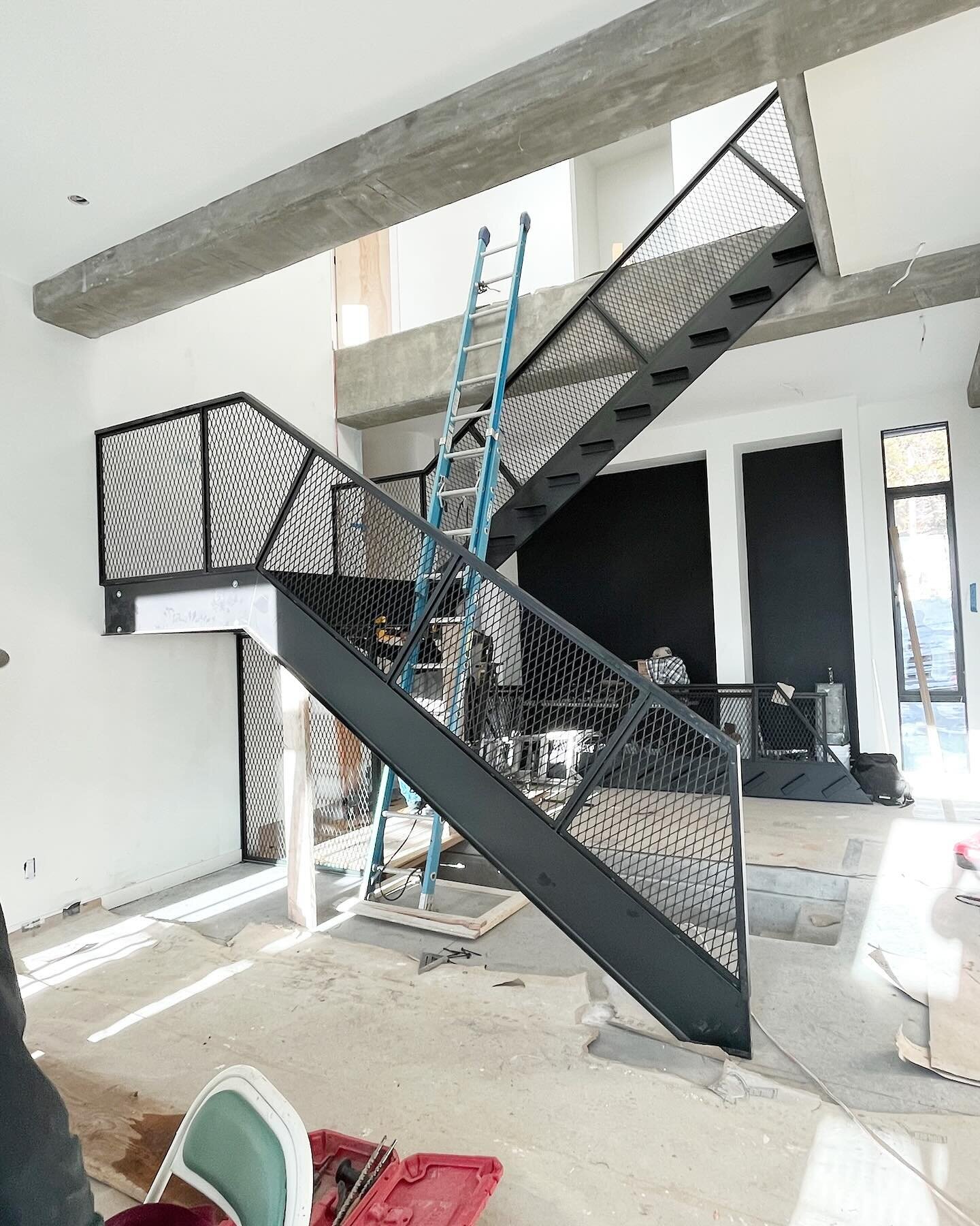 Setting our custom tig welded and powder coated stair system this week up in Blackhawk! 

#build3 #construction #customhome #architecture #design #designbuild #blackhawk  #mountainbuilder#denverhomebuilder #coloradoliving