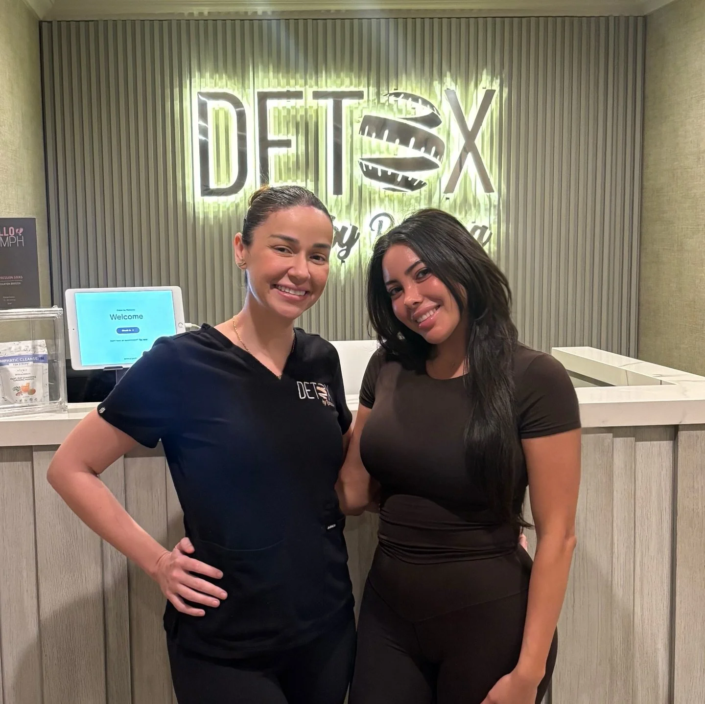We are bringing the @detoxbyrebecca method to NY! 

@danielle.inskin traveled to the west coast to learn from Hollywood&rsquo;s lymphatic expert Rebecca Faria! 

Rebecca has Master&rsquo;s in Integrative Wellness and has created her own unique method