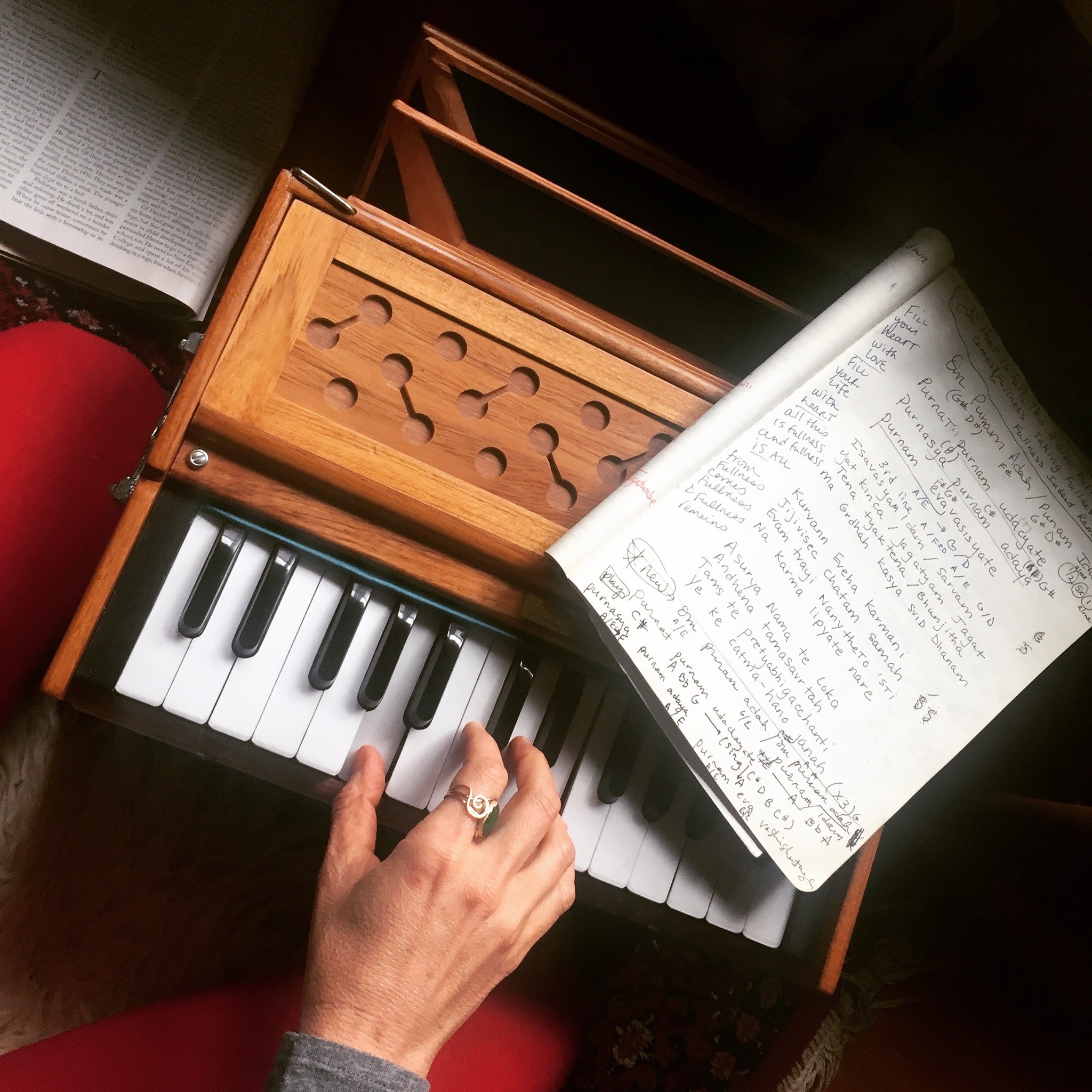 Pop-Up! Intro to Harmonium &amp; Chanting