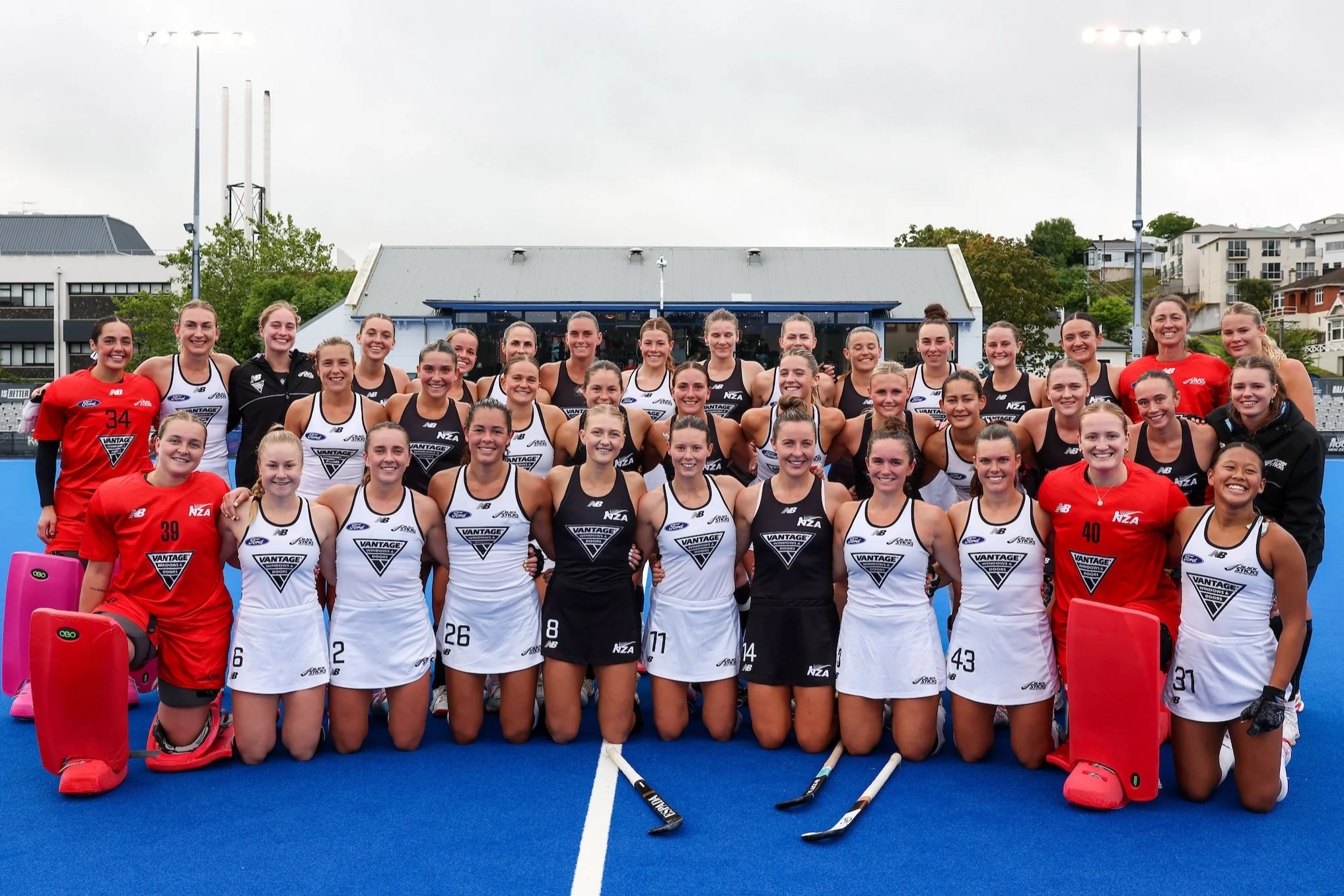 VANTAGE BLACK STICKS COMEBACK AFTER NZA TAKE AN EARLY LEAD