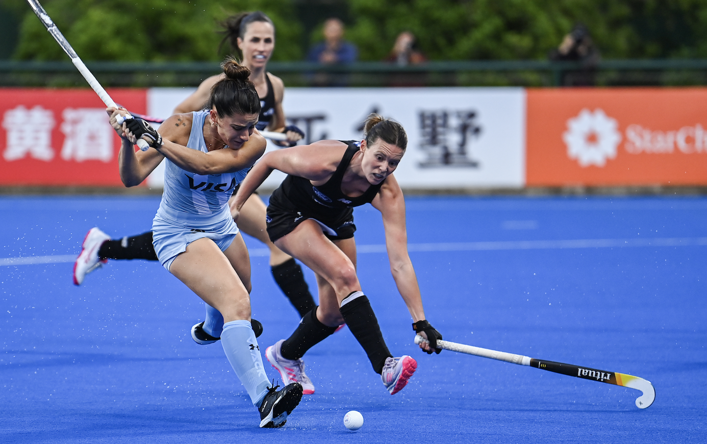 THE VANTAGE BLACK STICKS WOMEN ADVANCE TO BRONZE MEDAL MATCH ON MONDAY