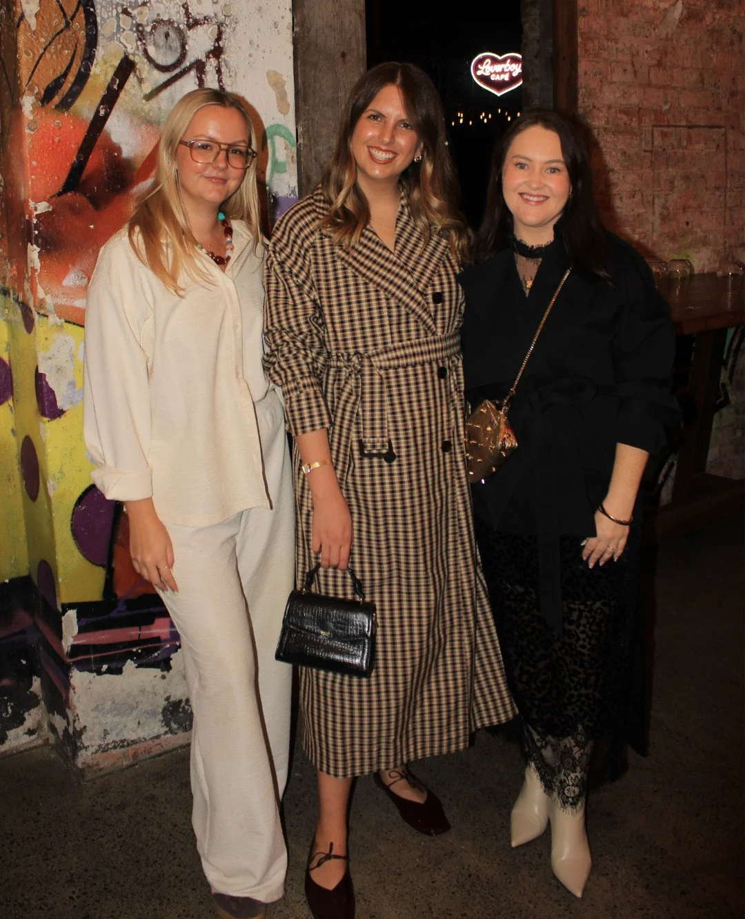 Cymbal out &amp; about &rarr; Last night with our clients &amp; friends from @lovemeagainmarkets - all dressed in LMAM preloved of course 🩷 

At @baylypr's advanced screening of the Devil Wears Prada 2 👠