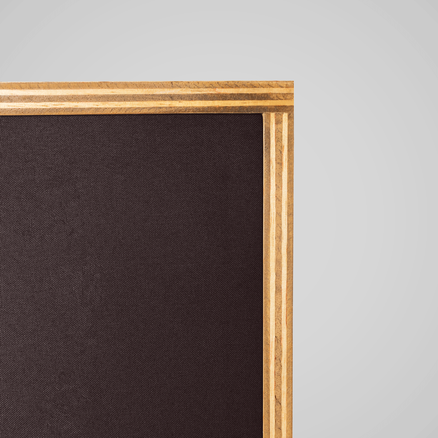 sc-frame-detail-chocolate.png