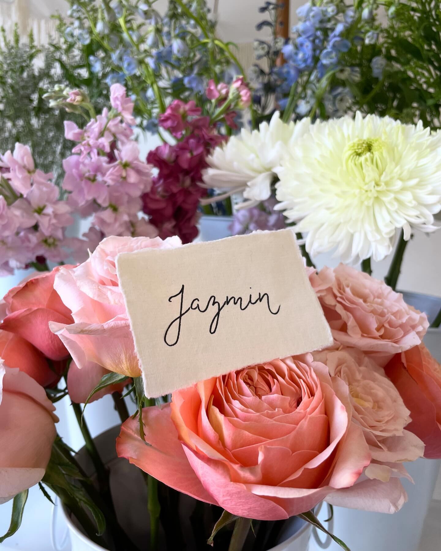 🌸 Happy 1st Day of Spring! 🌸

Check out these adorable hand-lettered place cards, perfect for adding that special touch to your wedding day! 

Place cards, those charming little details, are as unique as you and perfectly capture the spirit of your