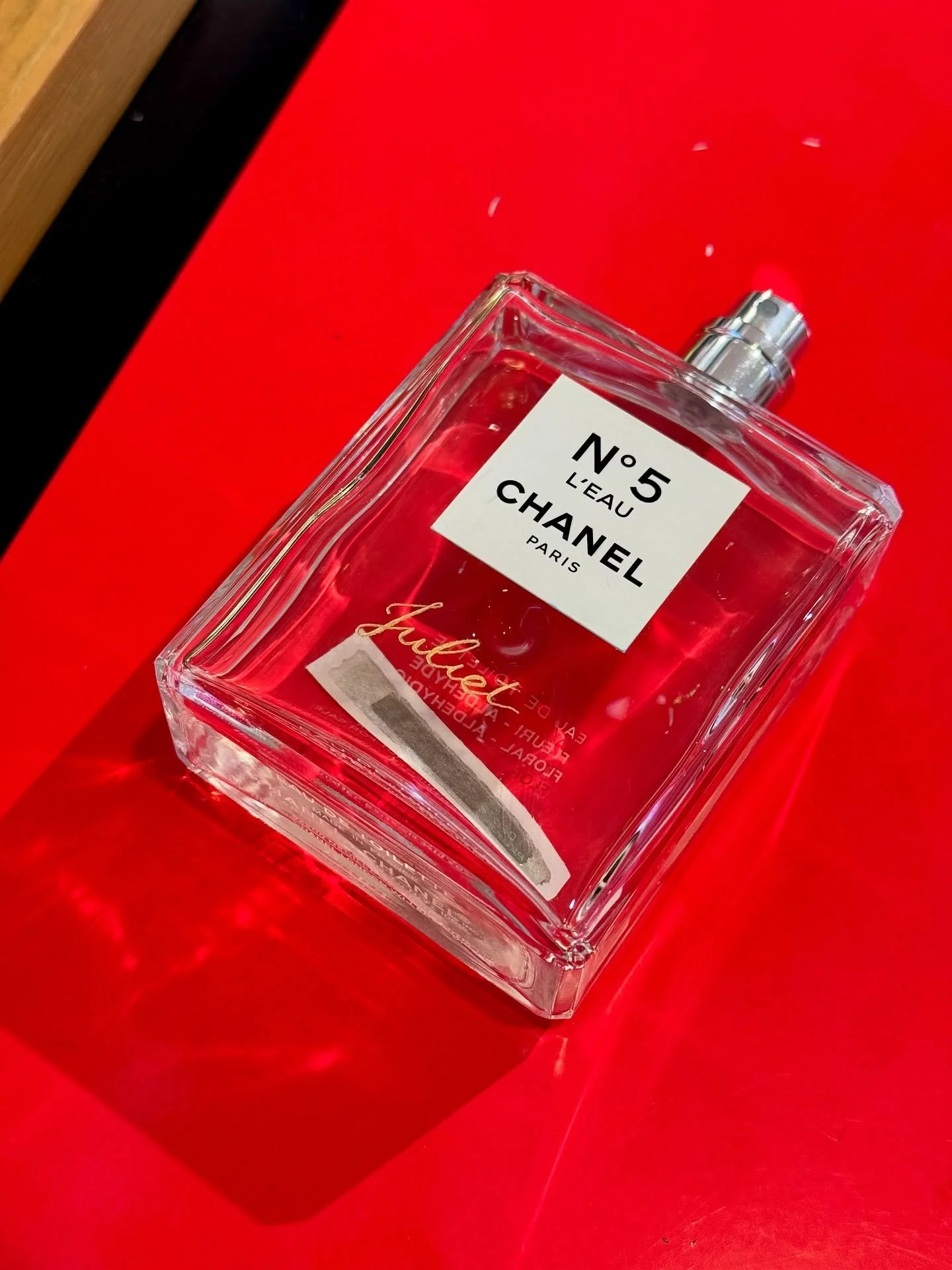 Happy Sunday! Just popping in to share a few engraved perfume samples from yesterday&rsquo;s Nordstrom Beauty Bash ✨

I loved being part of this storewide brand activation where I had the chance to personalize everything from luxury perfumes and frag