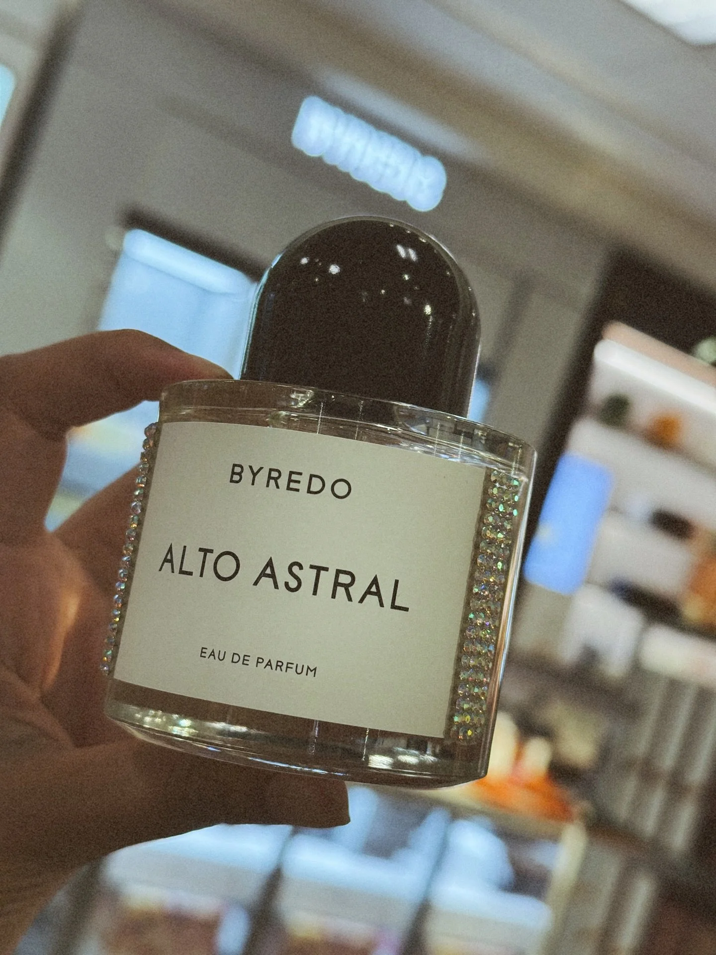 Holiday activation trends are officially sparkling! 💎 

Bottle blinging is back, and I&rsquo;m here for every bit of shine. Check out these two top selling Byredo bottles I gave a quick little pizzazz treatment to. Stay tuned for more cute, crystal-