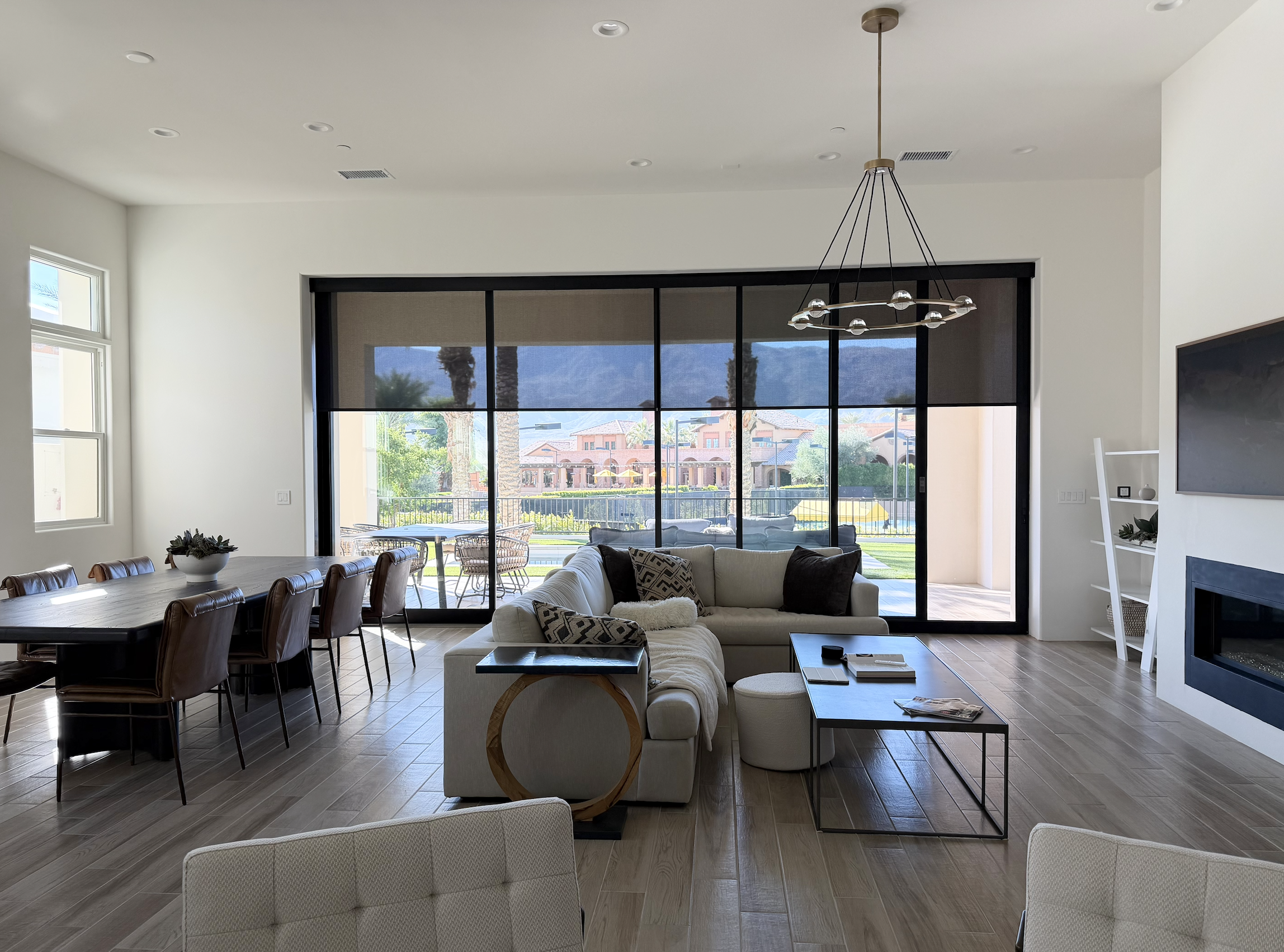 Roller Shades for Central Valley Homes: A Practical Guide to Light, Privacy &amp; Comfort
