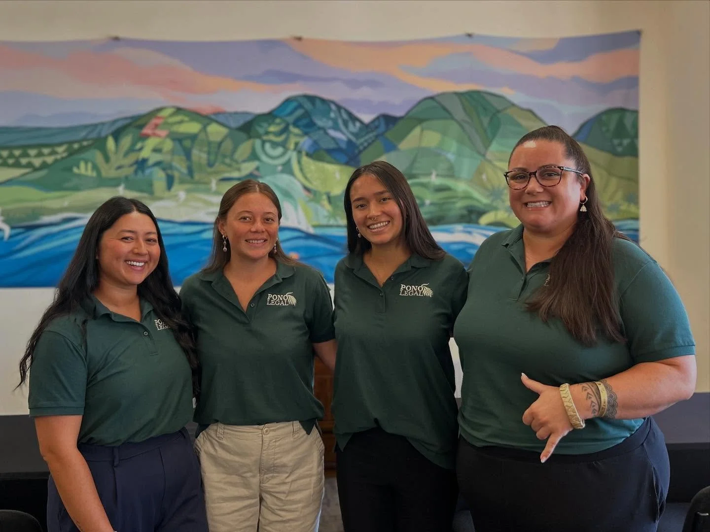 Spread ALOHA with the PONO Legal team! 🤙🏽🌺 With our summer internship program more than halfway through, these mana wahine are doing incredible work and learning so much about our amazing community ❤️