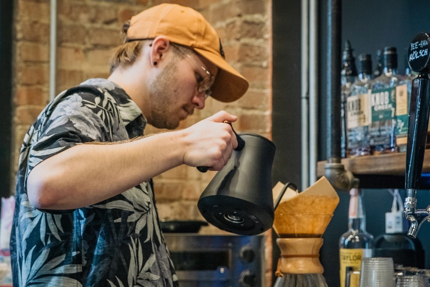 ☕️👀 who needs a chemex this morning? 🙋&zwj;♂️
-
#theblockhouse #thefactoryatfranklin #chemex #franklintn