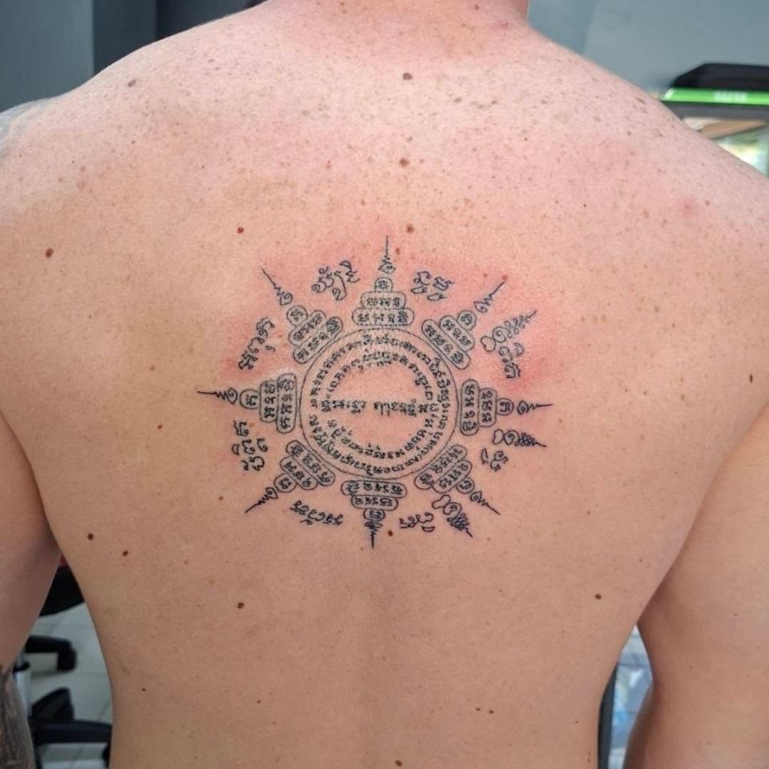 Paed Tidt Sak Yant: The Meaning of the Compass Sak Yant