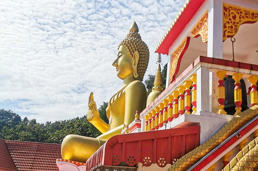 Golden Buddha at Wat Khao Rang