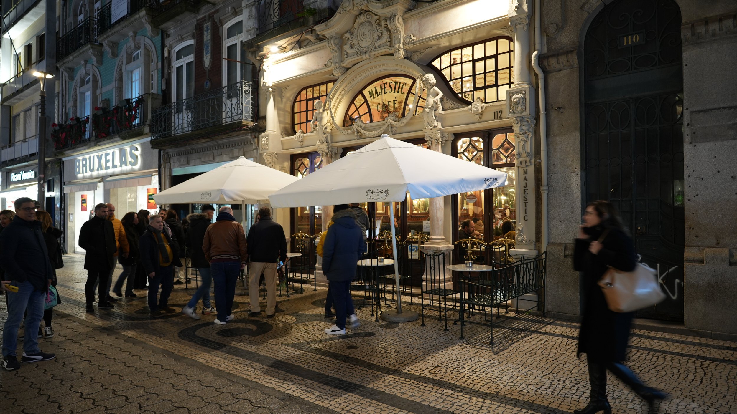 Majestic Café