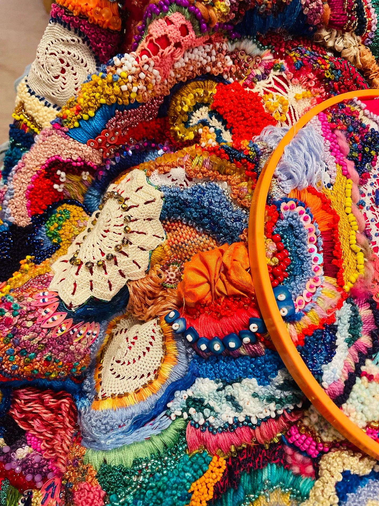 I am so close to finishing this piece 😃! 

#elizabethsullivanart 
#elizabethsullivanartist
#stitchedartwork 
#stitchpainting
#mixedmediastitchpainting
#mixedmediaartist
#threadpainting
#stitchedart
#stitchartist
#paintwiththread