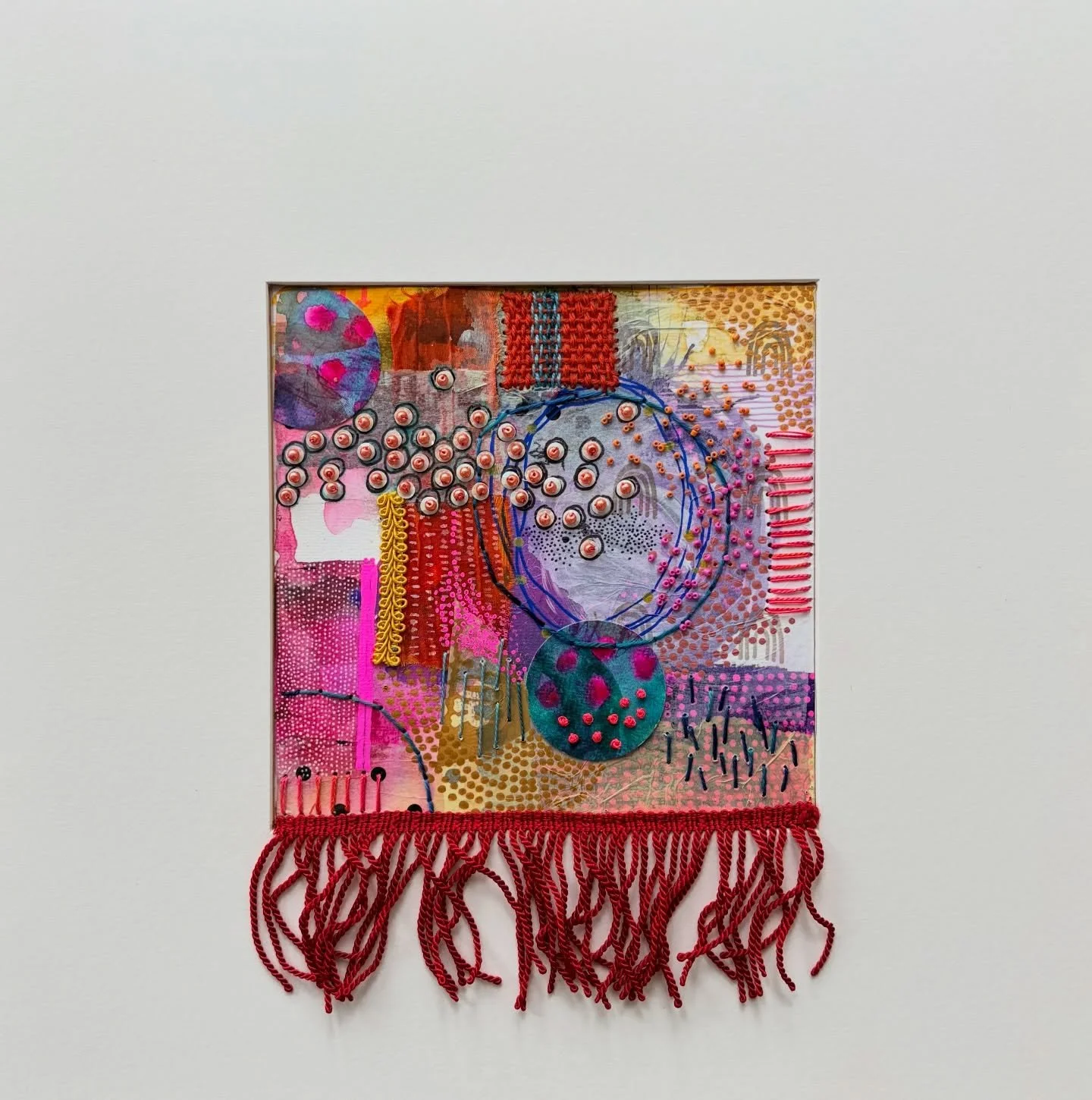 Following my little series of videos, here is my finished mixed media stitched artwork. I think the deep red fringing I stitched in is edgy. 

#elizabethsullivanart 
#mixedmediastitchpainting 
#intuitiveart