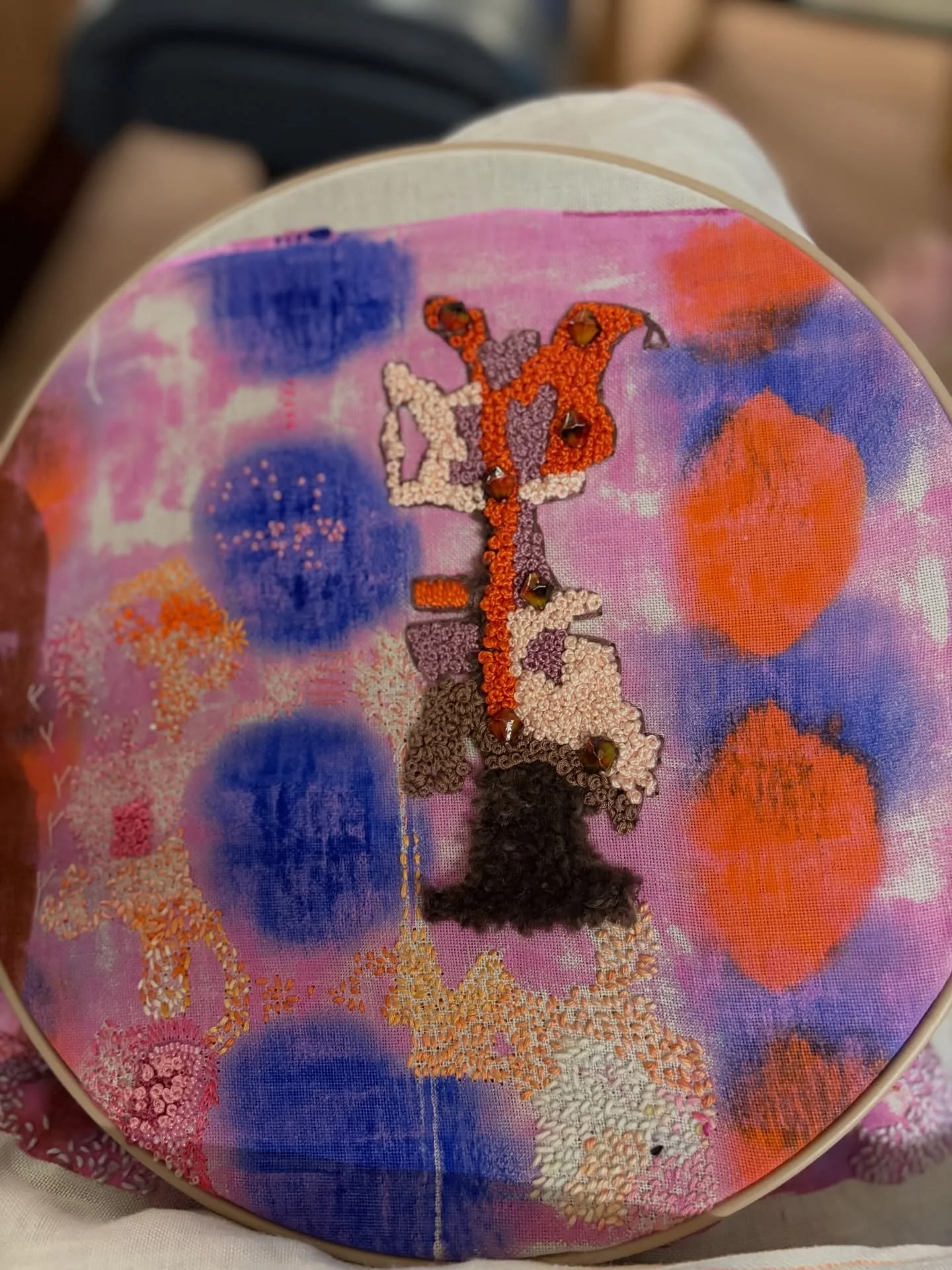 Another piece resurrected from the unfinished drawer, this one is going to be quite abstract! 

#elizabethsullivanart 
#stitchartist
#intuitivestitching