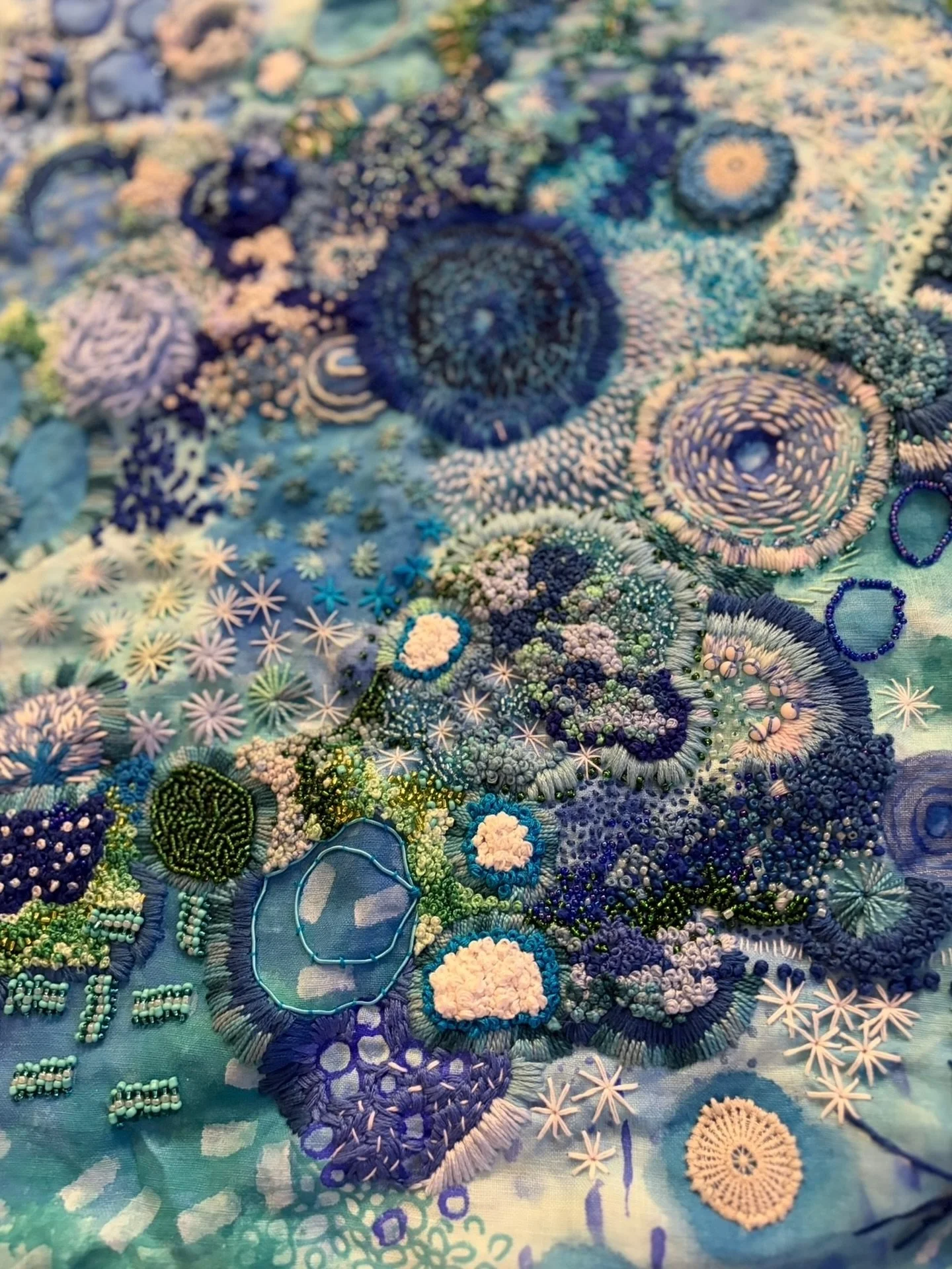 This one&rsquo;s calling me back! 

#elizabethsullivanart 
#intuitivestitching 
#stitchartist