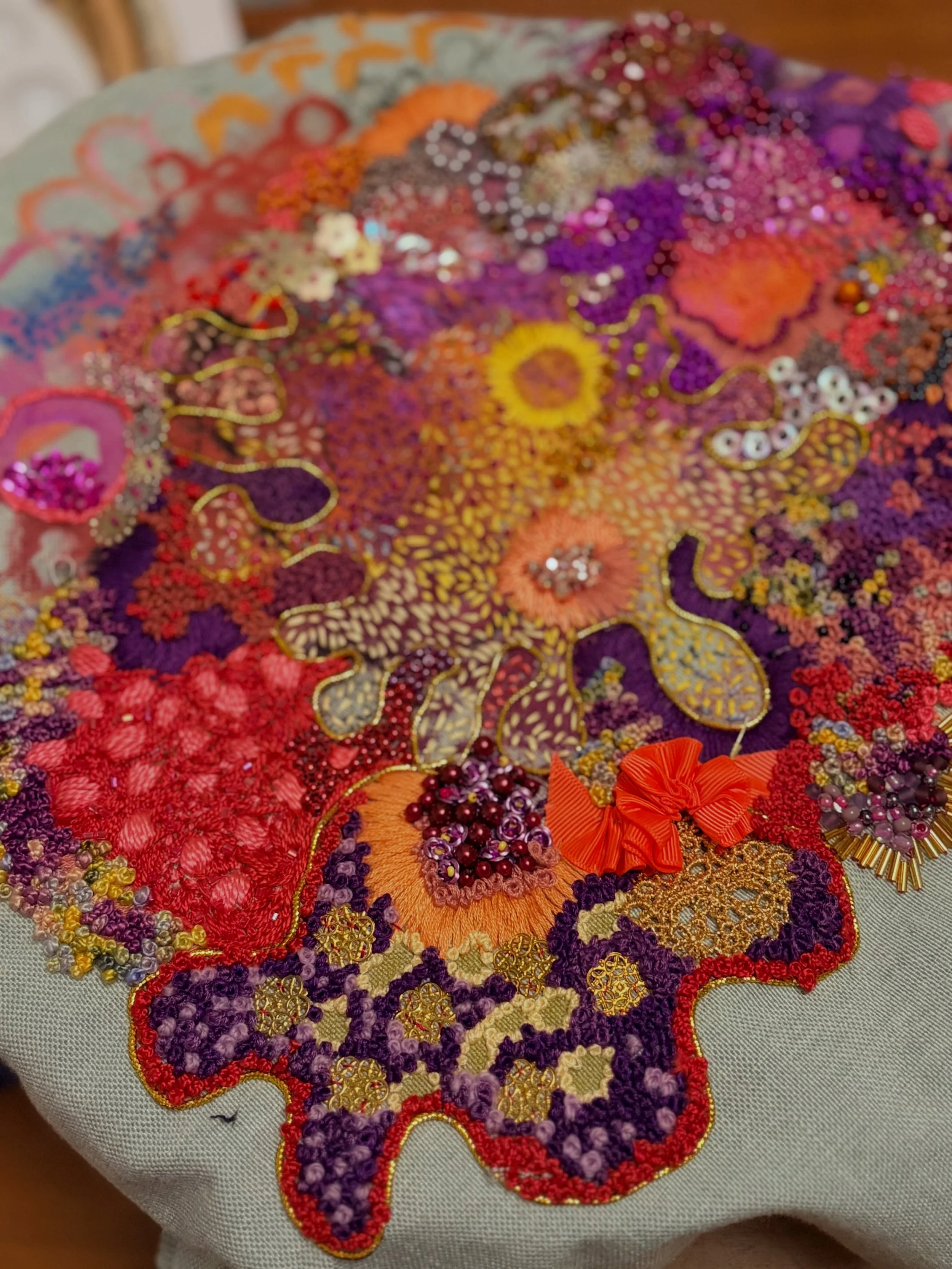 These two&hellip;&hellip;.WIP

#elizabethsullivanart 
#stitchartist 
#intuitivestitch