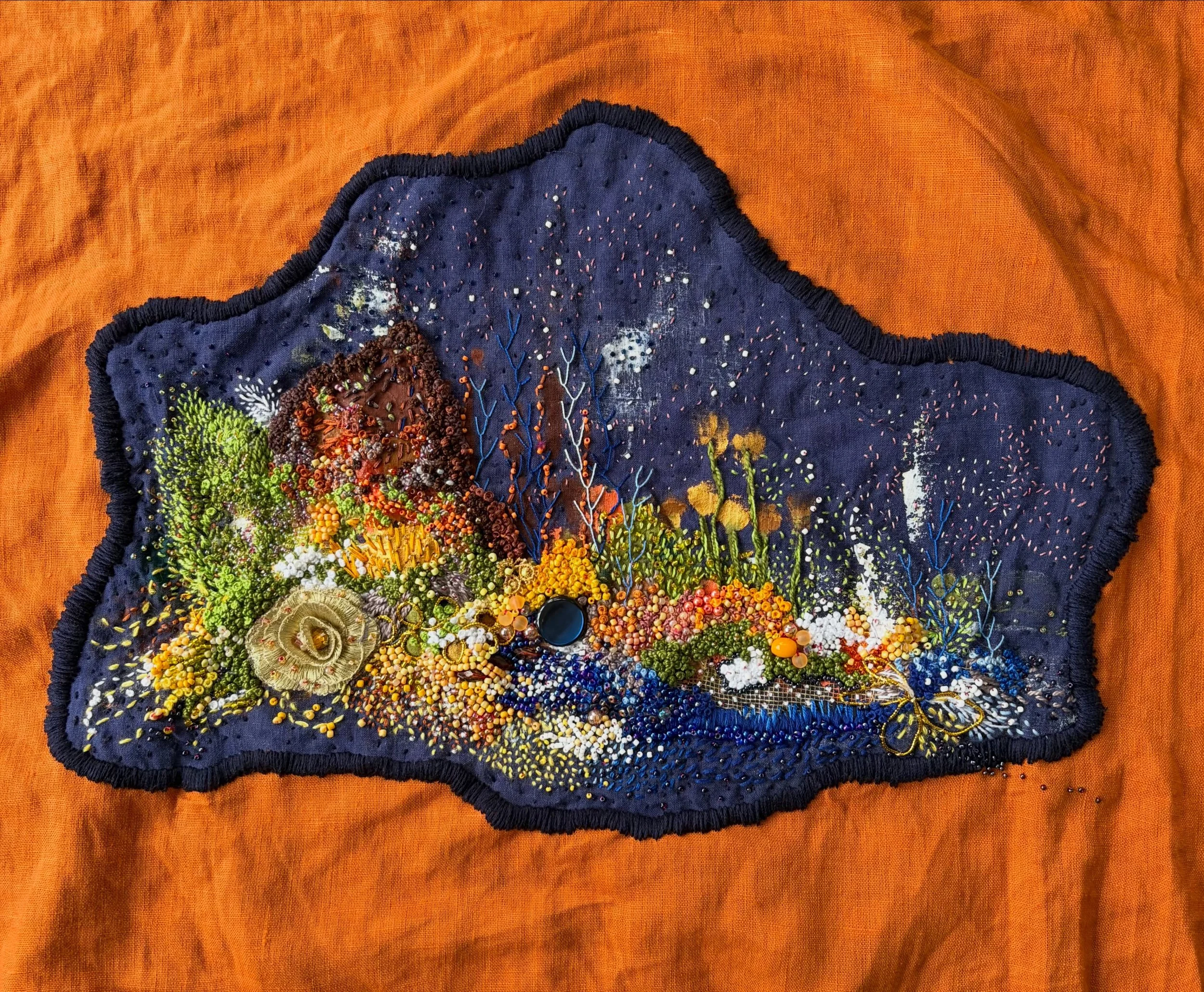 I have finished the stitching of this piece, it&rsquo;s now ready for stretching and framing, for my exhibition in August. 

This piece is transformed with the mustard linen background, and stitched centre its own ecosystem. 

#elizabethsullivanart 

