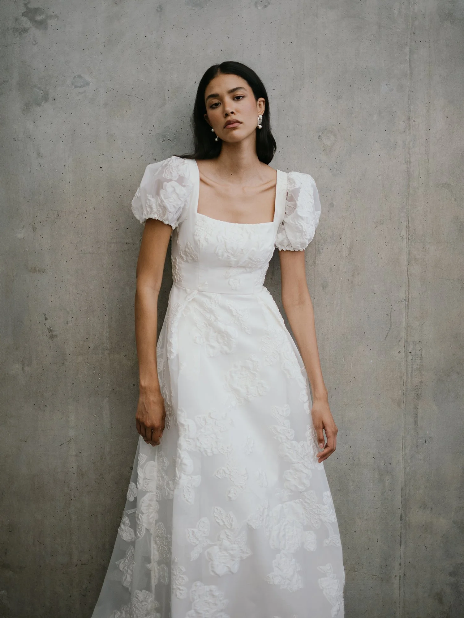 UNBRIDLED-STUDIO-ISLA-TEXTURED-MODERN-WEDDNG-DRESS-31.jpg