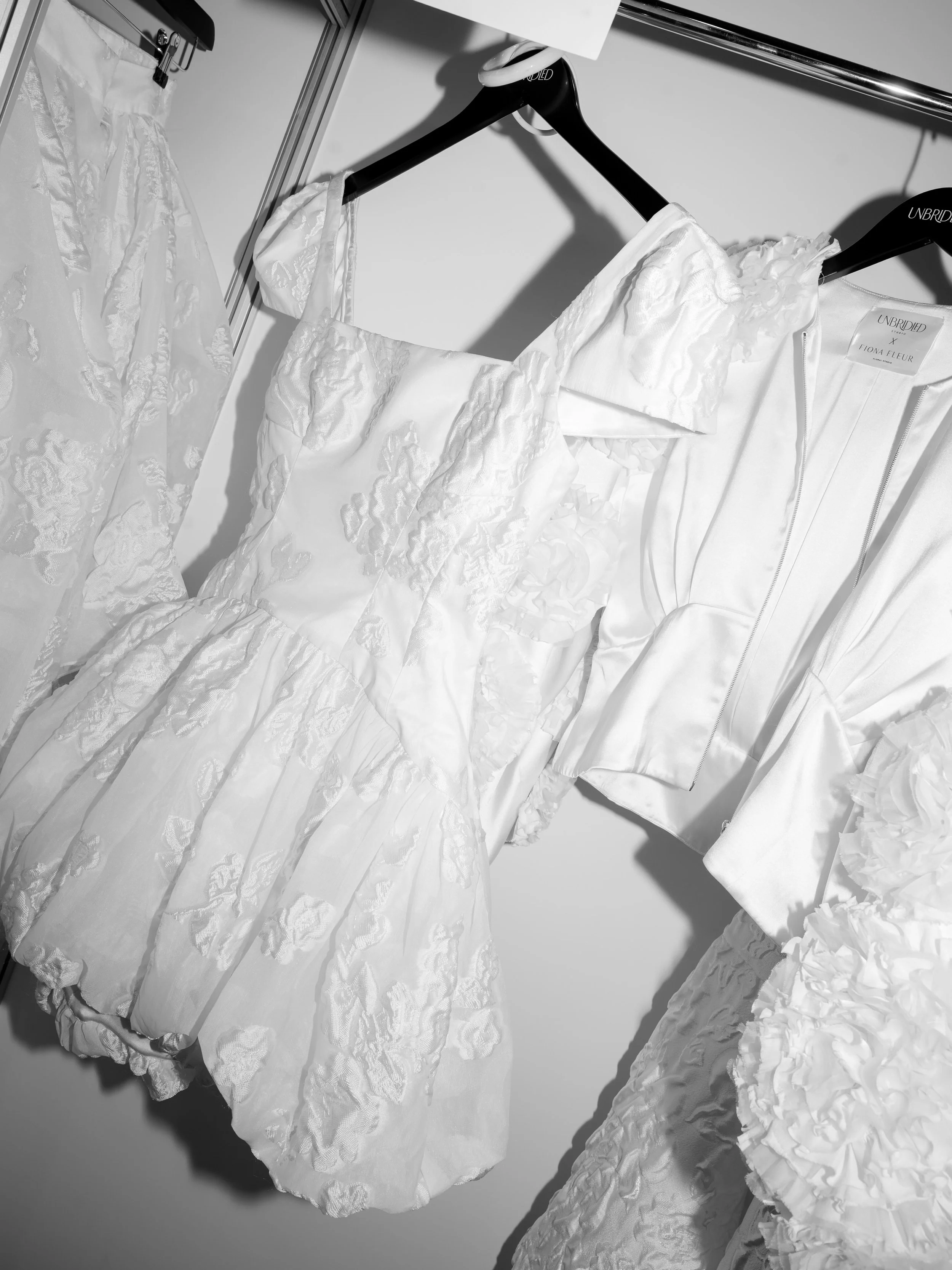 Bubble hem beauty- The CLOUD bridal mini. 
A contemporary cut crafted from intricate organza jacquard. The perfect modern bridal piece for a chic town hall ceremony or statement evening look. 

Beautifully captured by @nollaphoto at @barcelonabridalf