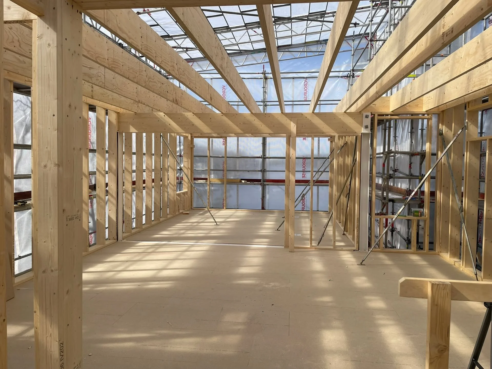 Villa i f&auml;rdigkapad stomme fr&aring;n @derome under v&auml;derskydd fr&aring;n @vgroup.se tar form.

&Auml;lvsnabbens Bygg AB &auml;r er totalentrepren&ouml;r i sk&auml;rg&aring;rden. Bes&ouml;k v&aring;r hemsida f&ouml;r att l&auml;sa mer om v&
