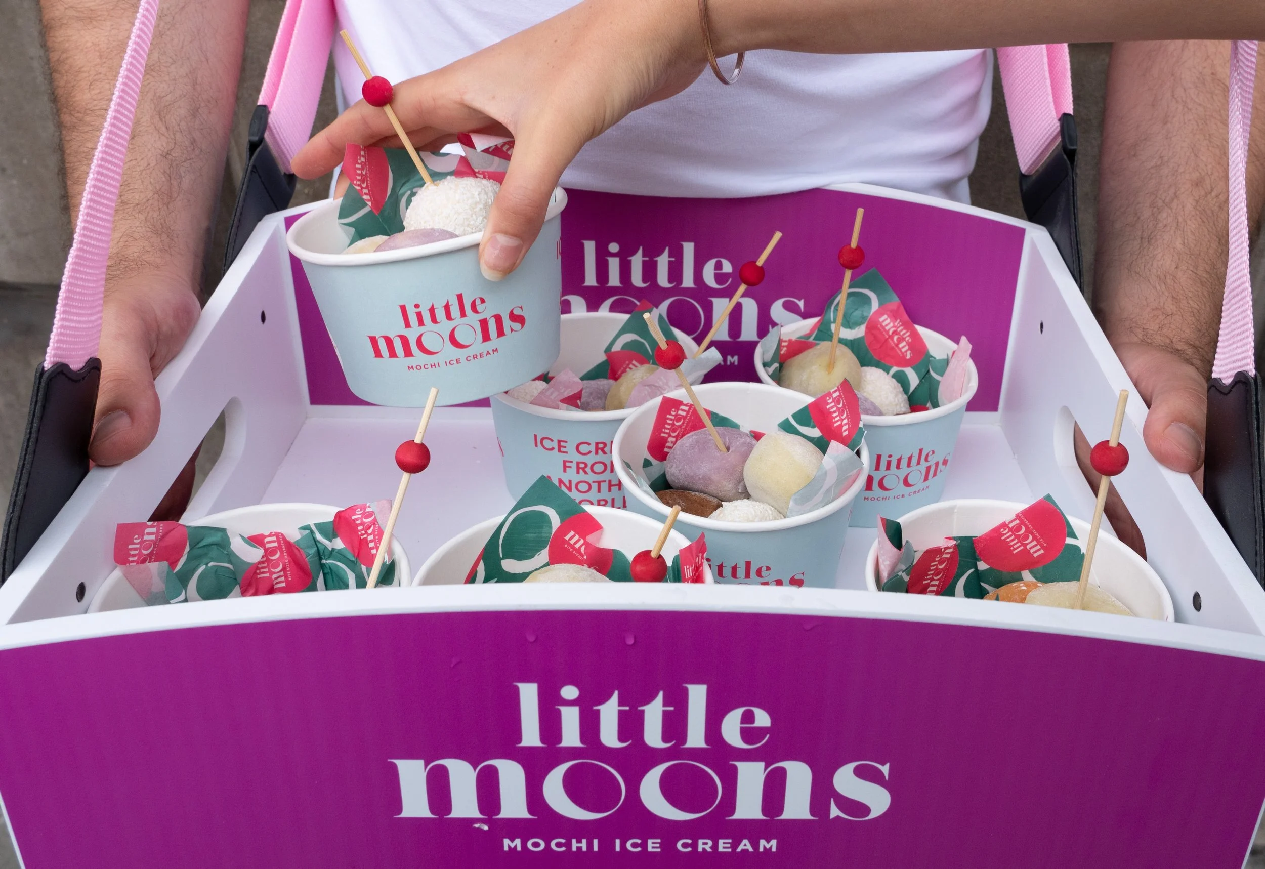 LITTLE MOONS LONDON41.JPG