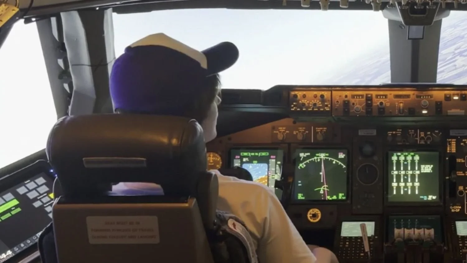 Junior Flight Simulator Experiences: Can Kids Fly a Boeing 747?